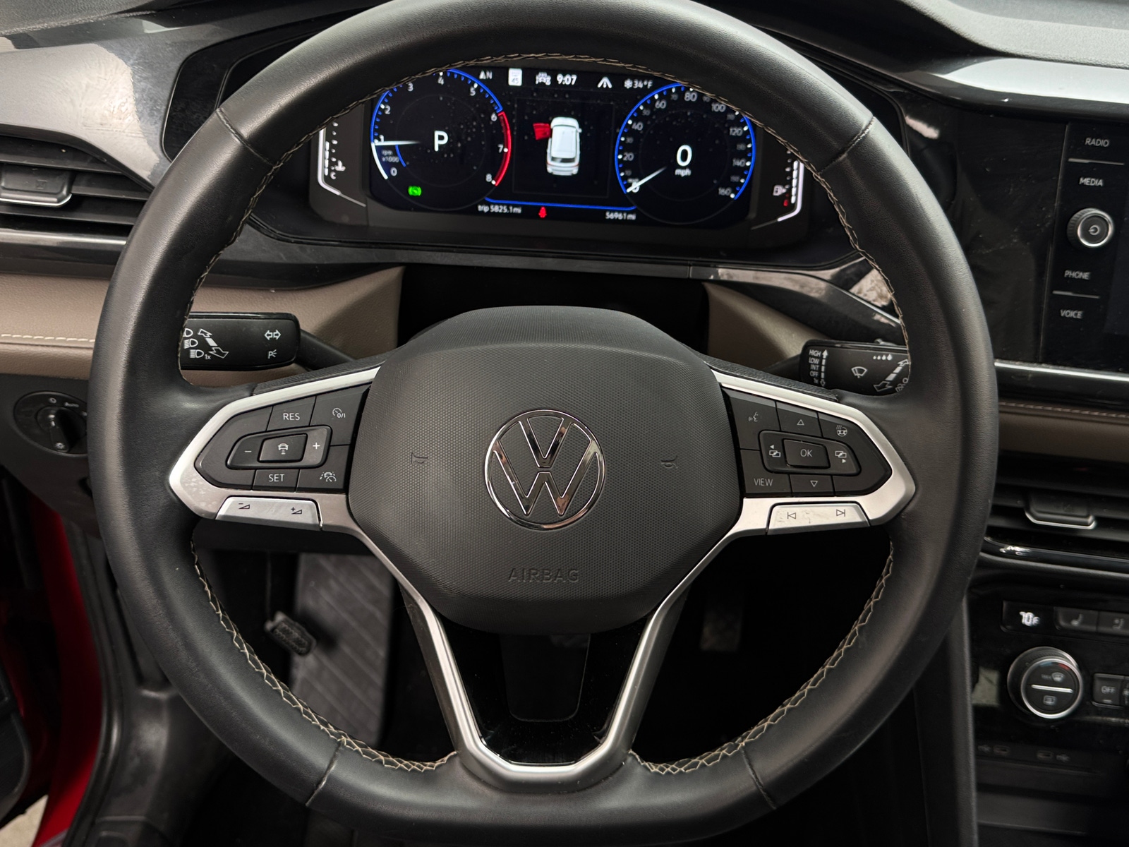 Thumbnail: 2023 Volkswagen Taos - 4