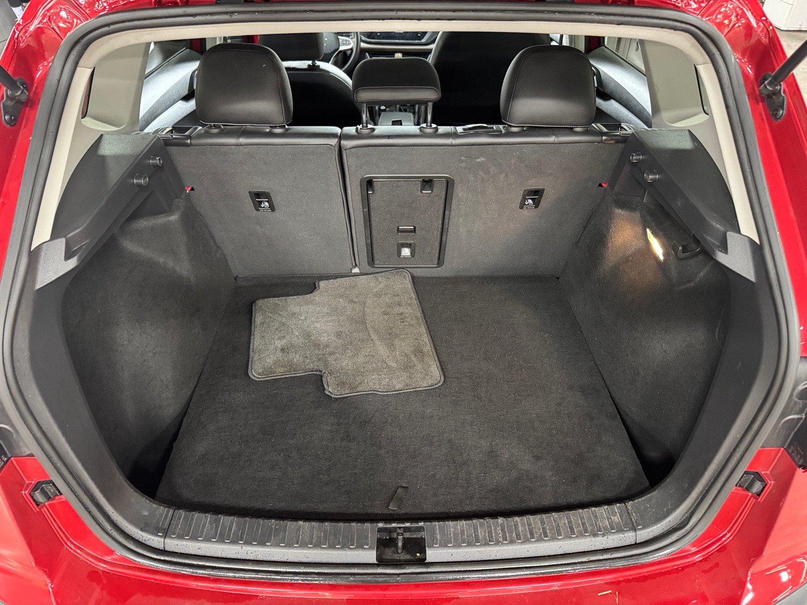 Thumbnail: 2023 Volkswagen Taos - 6