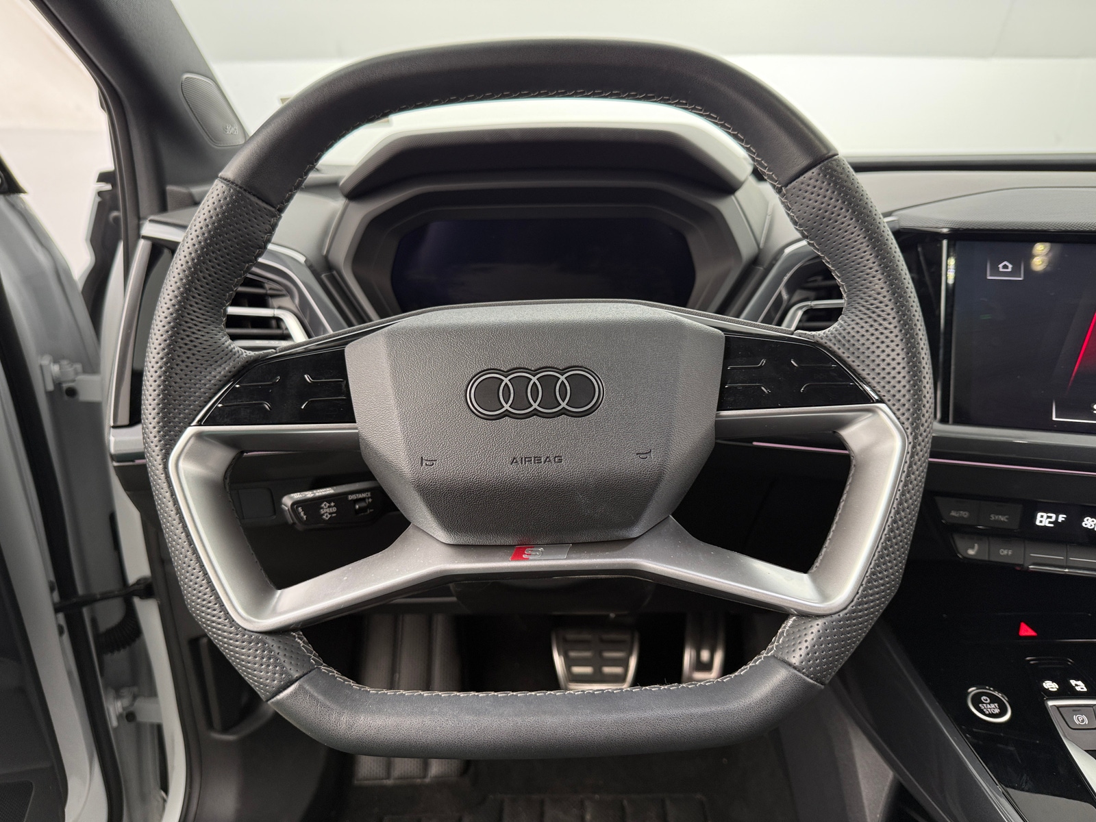 Thumbnail: 2025 Audi Q4 e-tron - 4