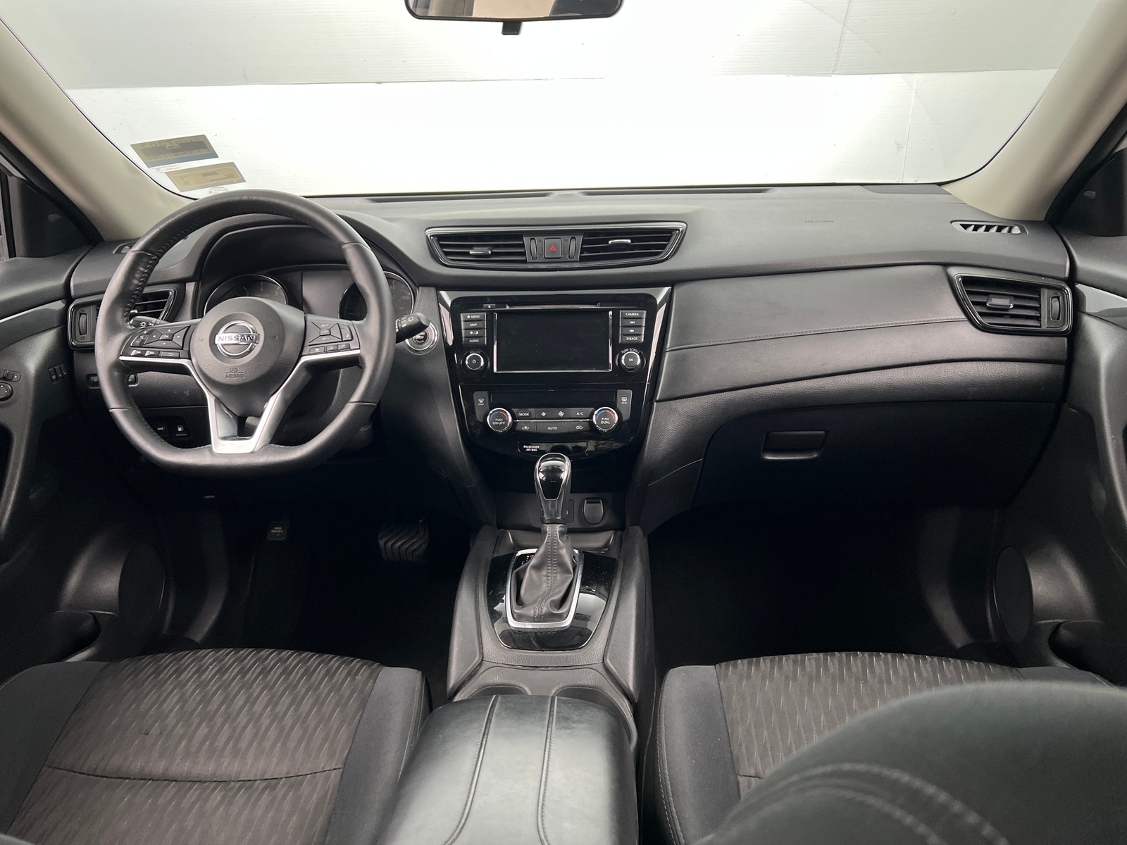 Thumbnail: 2018 Nissan Rogue - 3