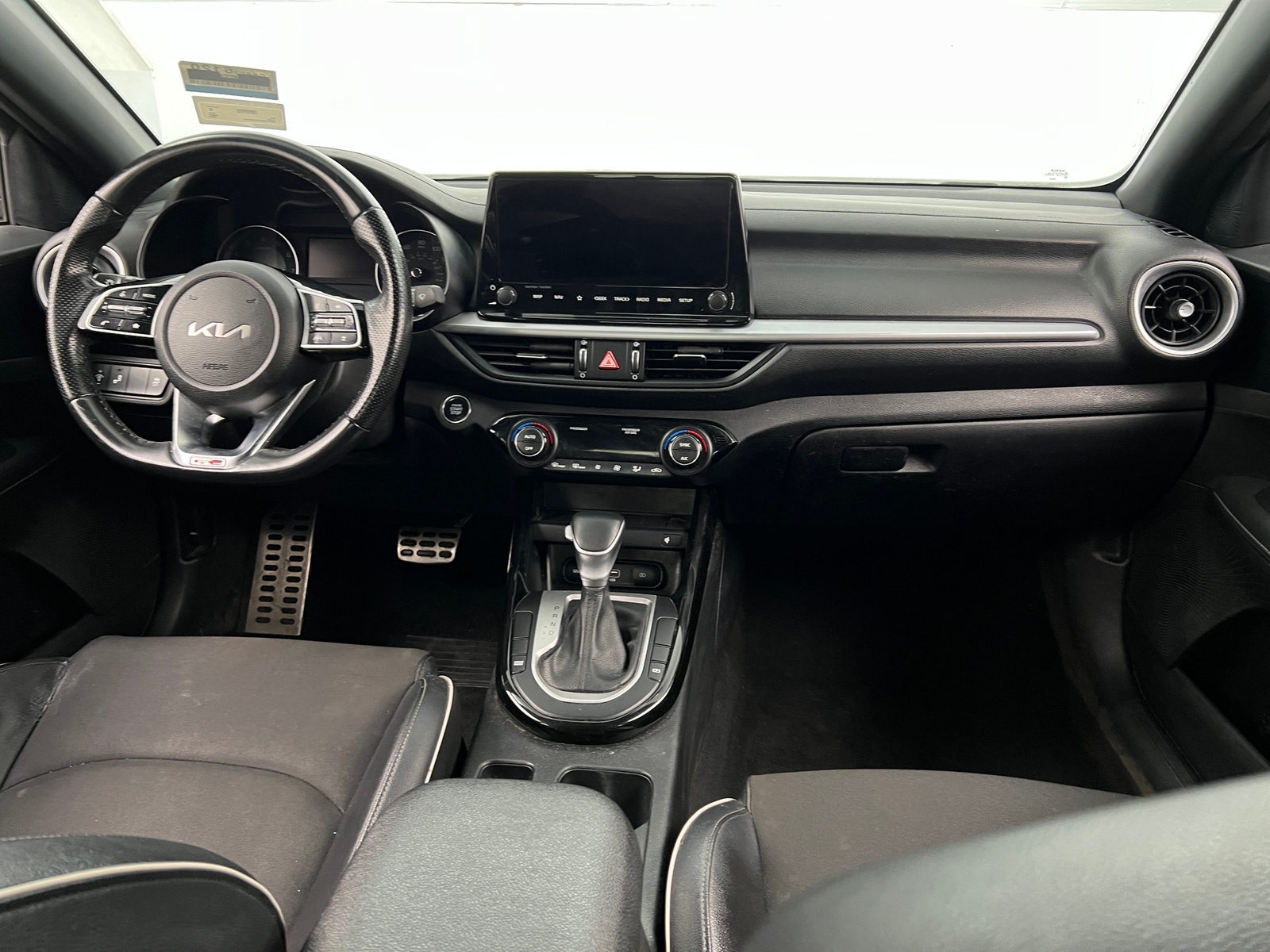 Thumbnail: 2023 Kia Forte - 3