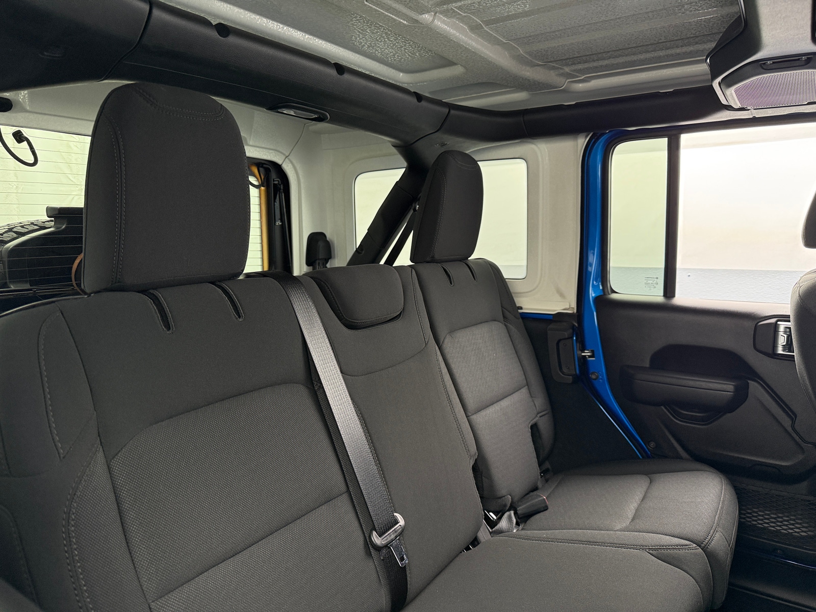 Thumbnail: 2022 Jeep Wrangler - 6