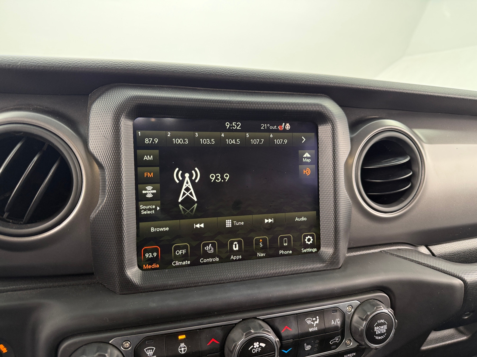 Thumbnail: 2022 Jeep Wrangler - 4