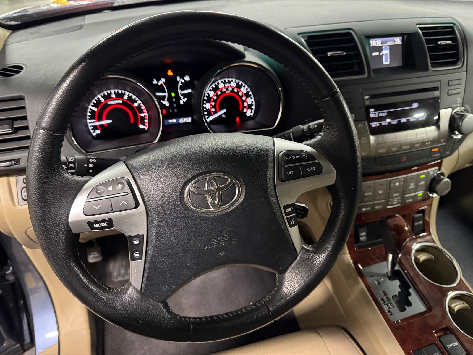 Thumbnail: 2012 Toyota Highlander - 4