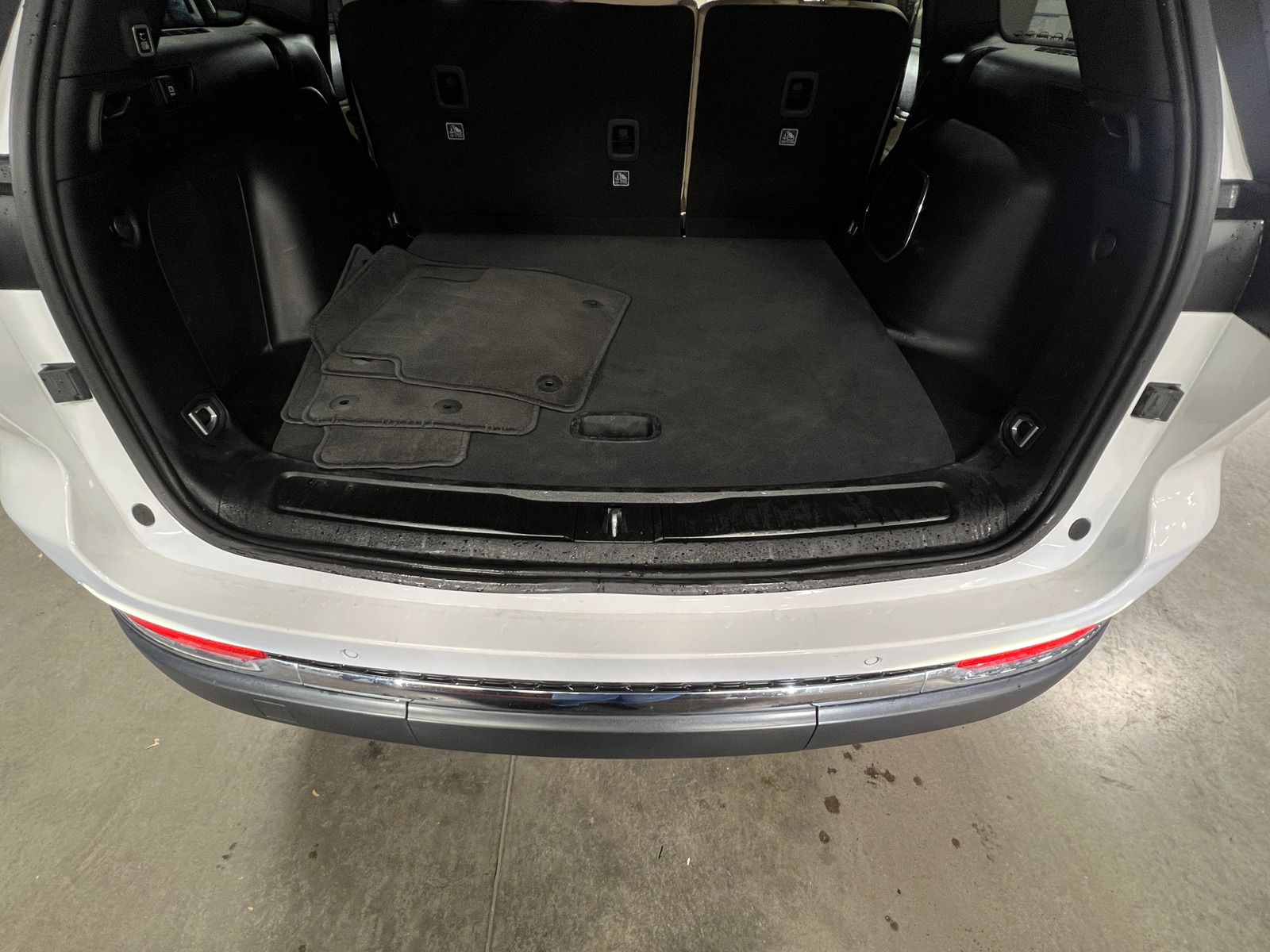 Thumbnail: 2024 Jeep Grand Cherokee - 6