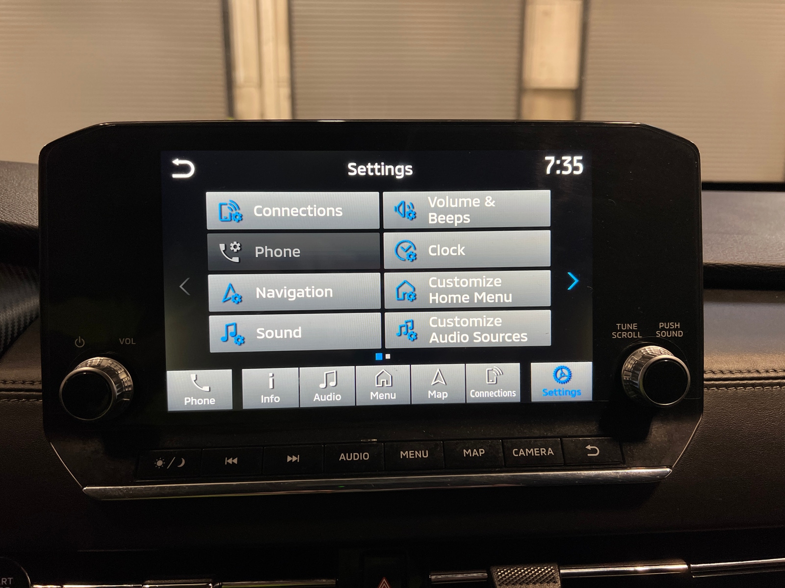 Thumbnail: 2023 Mitsubishi Outlander - 3