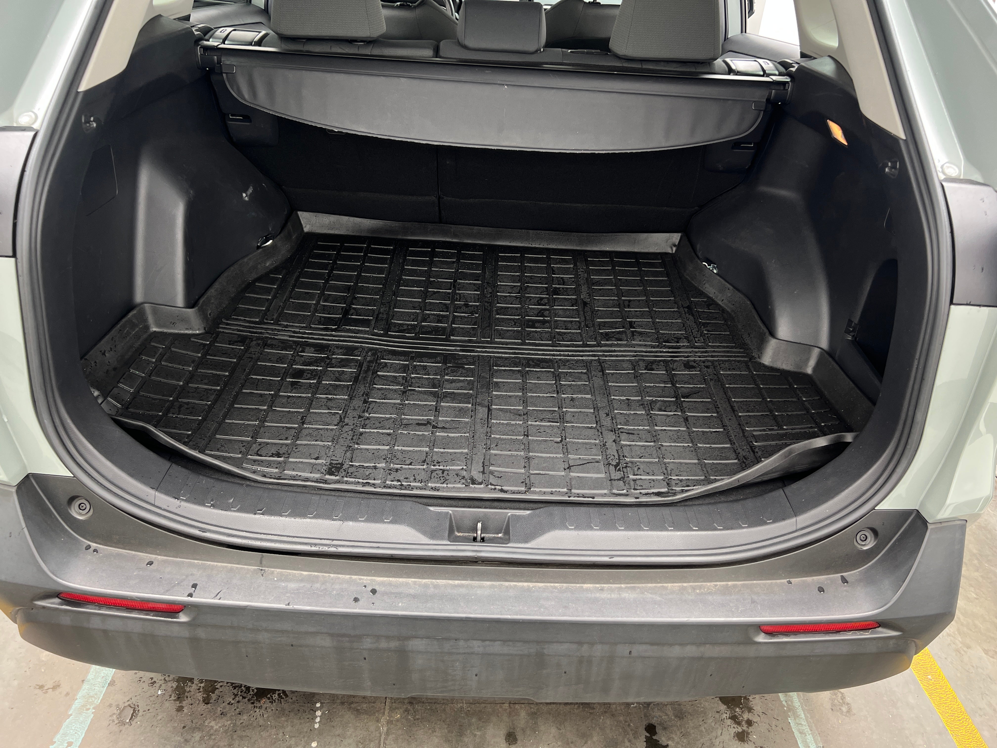 Used 2021 Toyota RAV4 XLE with VIN 2T3P1RFV2MW242289 for sale in Northfield, Minnesota