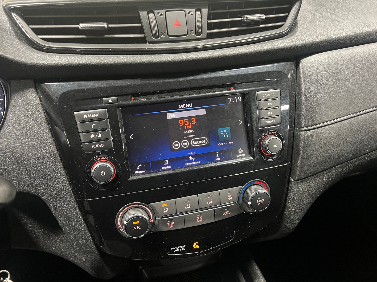 Thumbnail: 2019 Nissan Rogue - 4