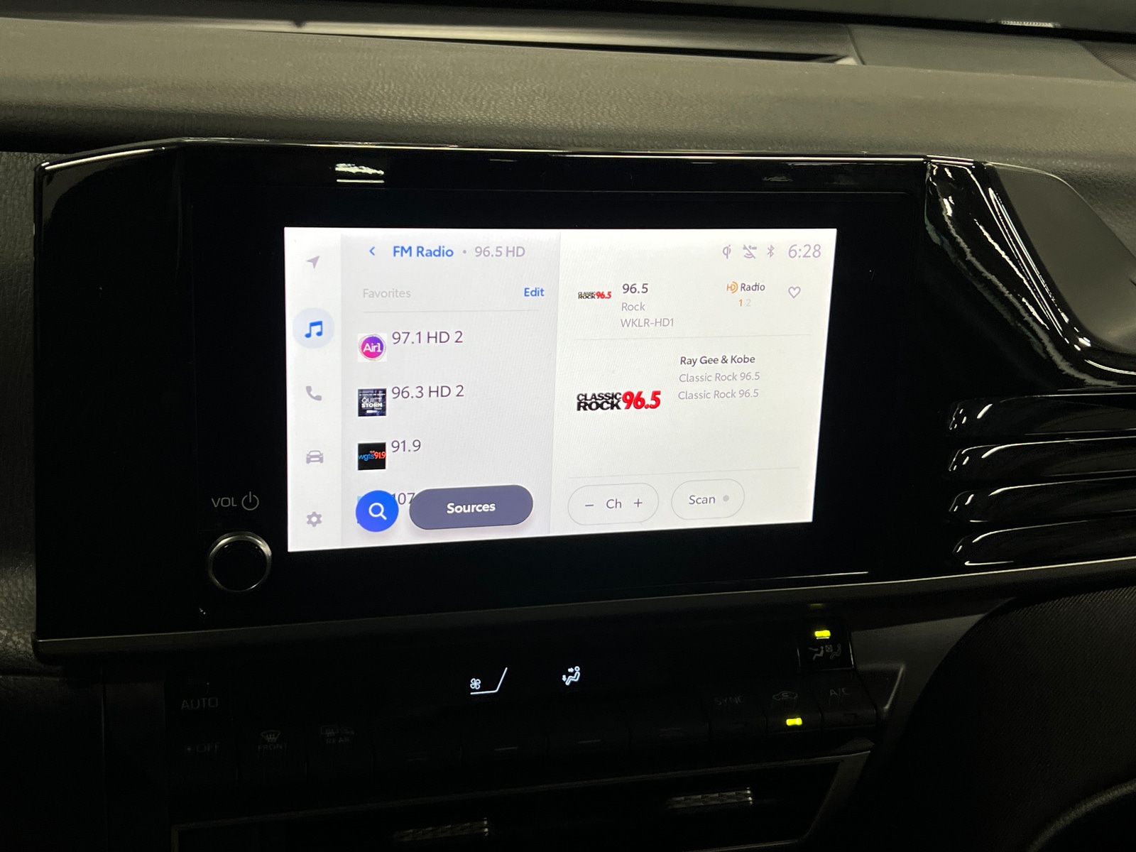 Thumbnail: 2025 Toyota Camry - 4