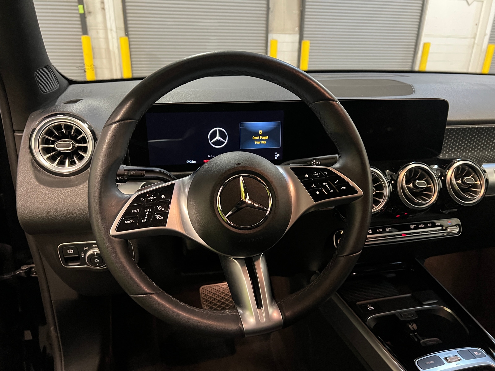 Thumbnail: 2025 Mercedes-Benz GLB - 4