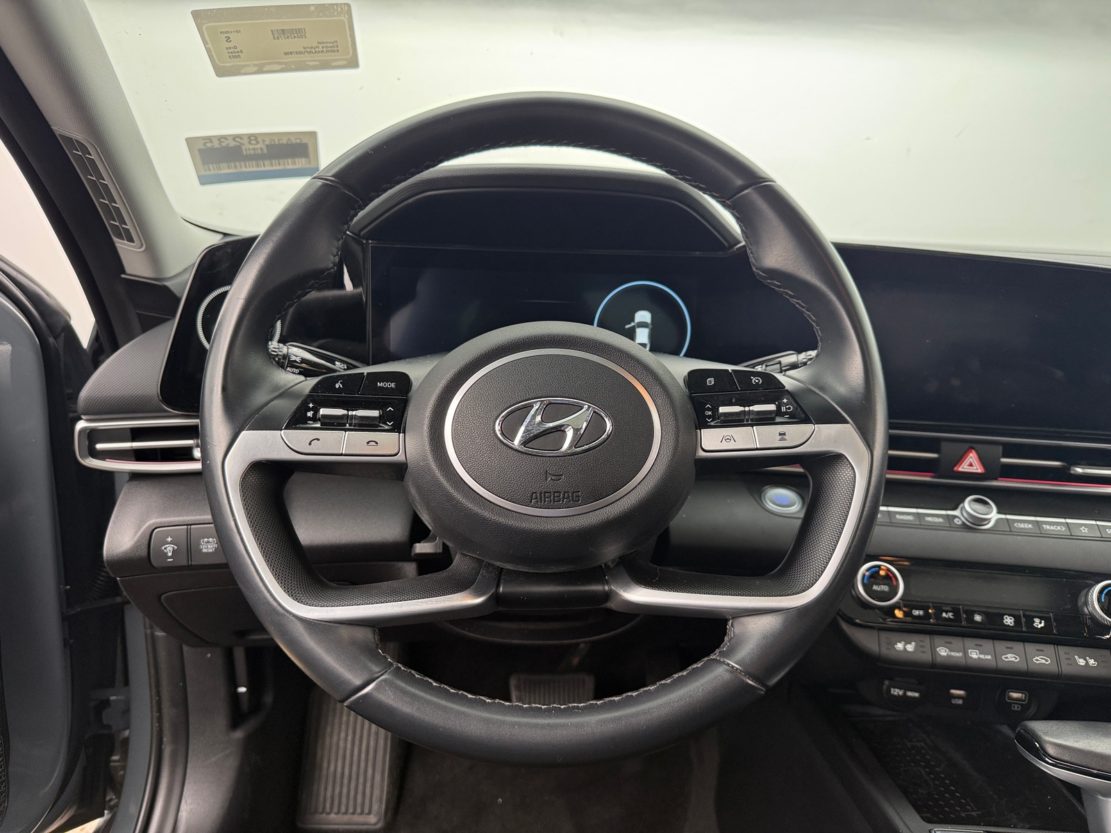 Thumbnail: 2023 Hyundai Elantra - 4