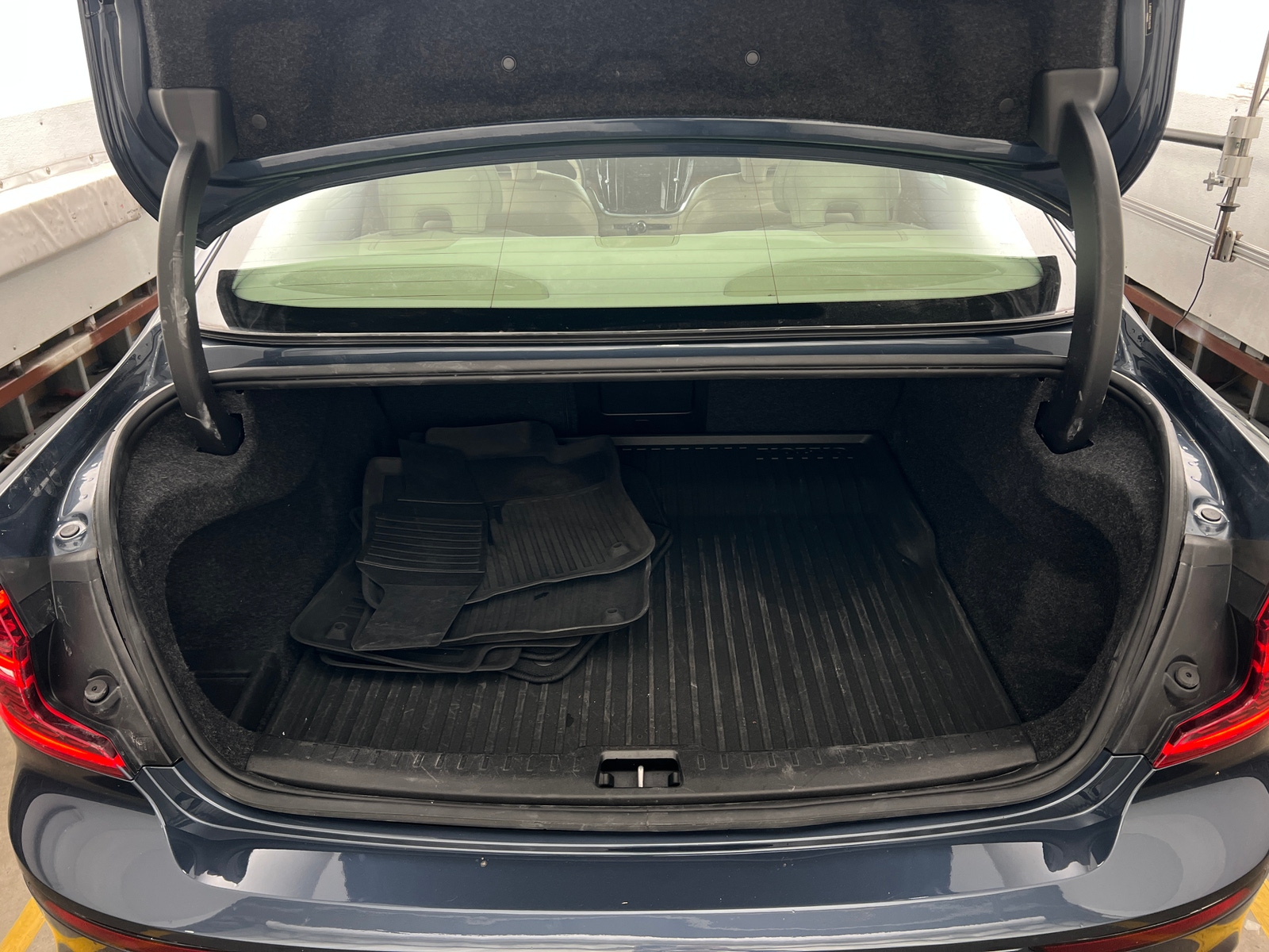 Thumbnail: 2021 Volvo S60 - 6