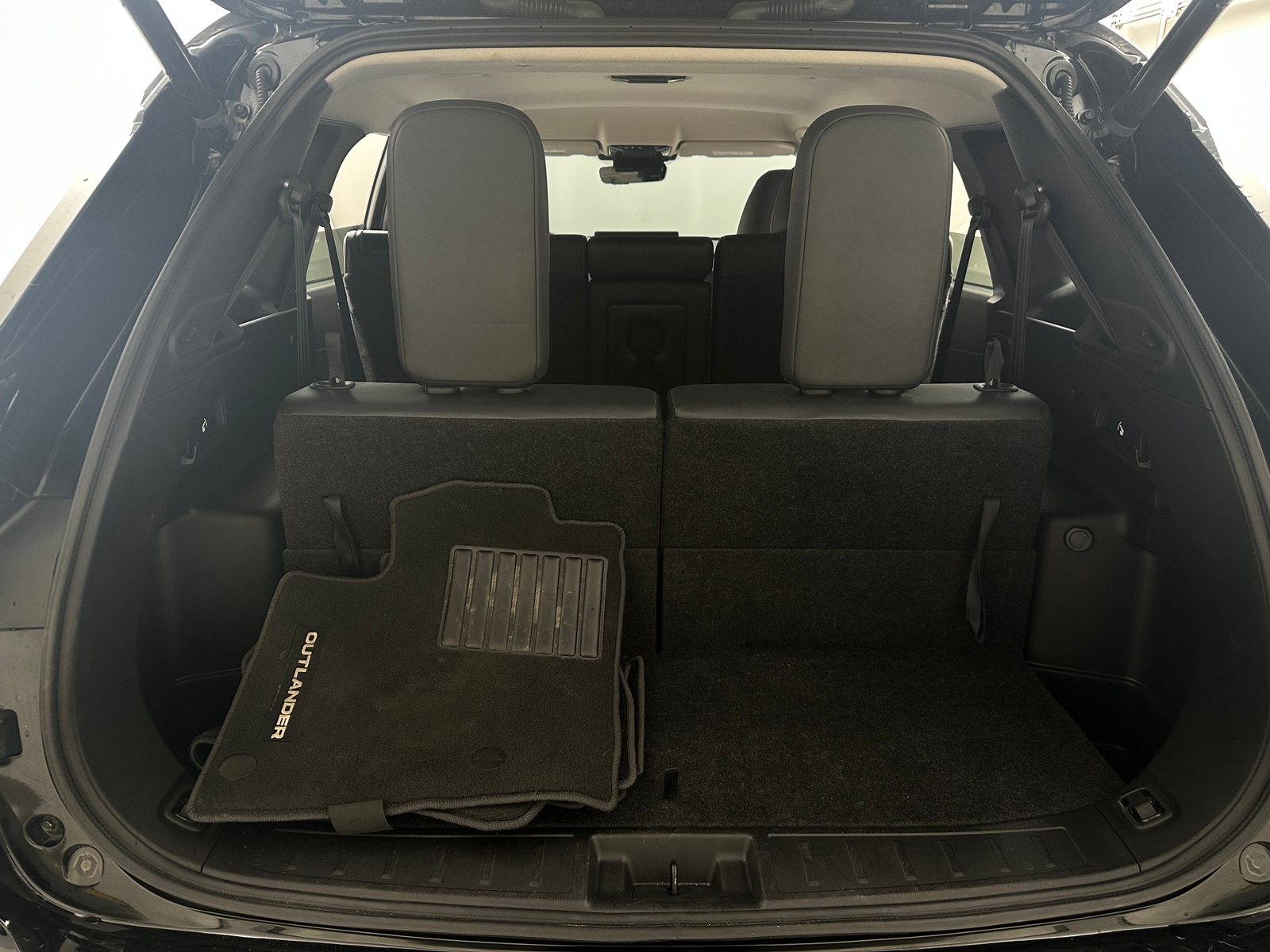 Thumbnail: 2025 Mitsubishi Outlander - 6