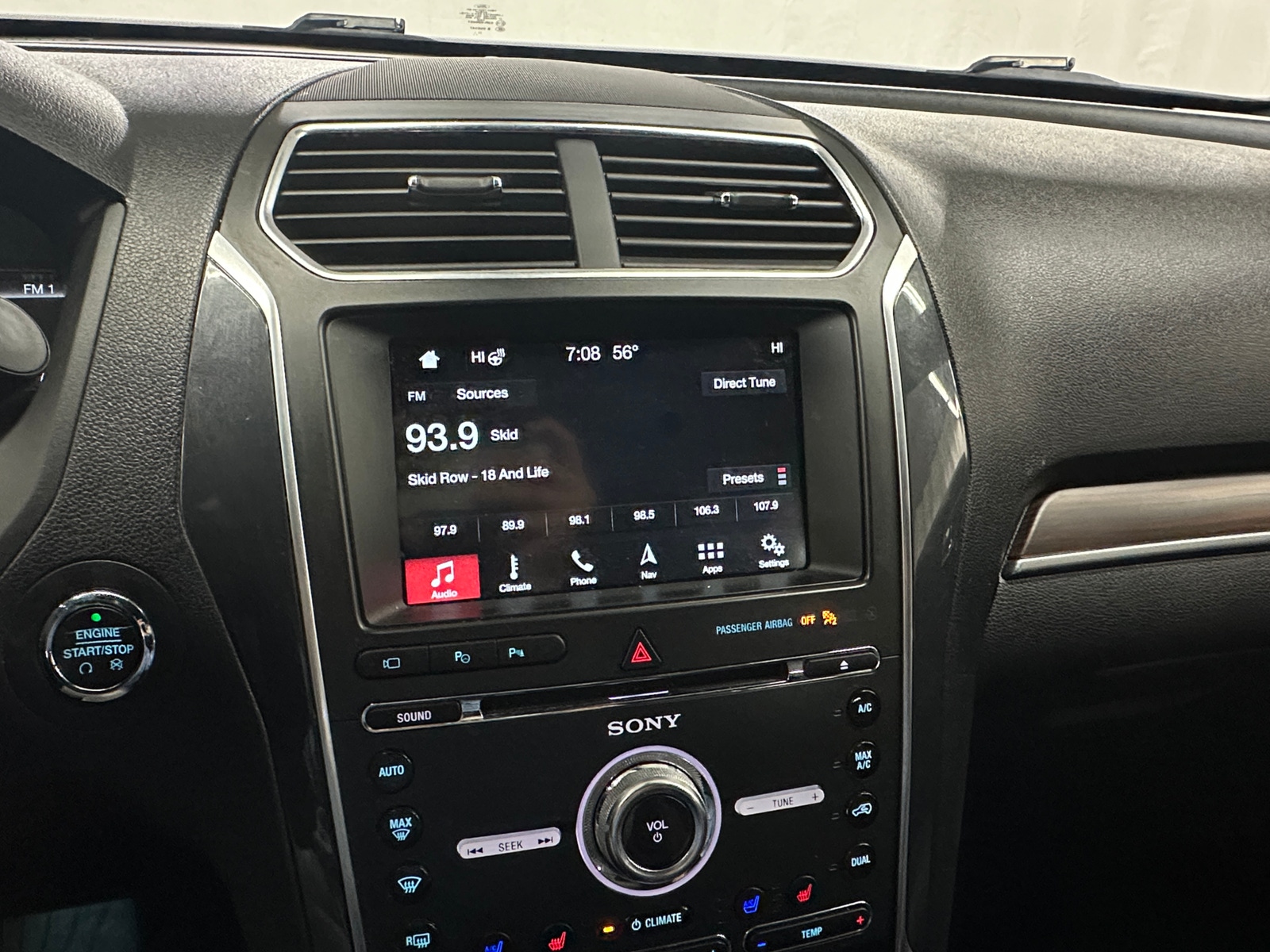 Thumbnail: 2018 Ford Explorer - 3