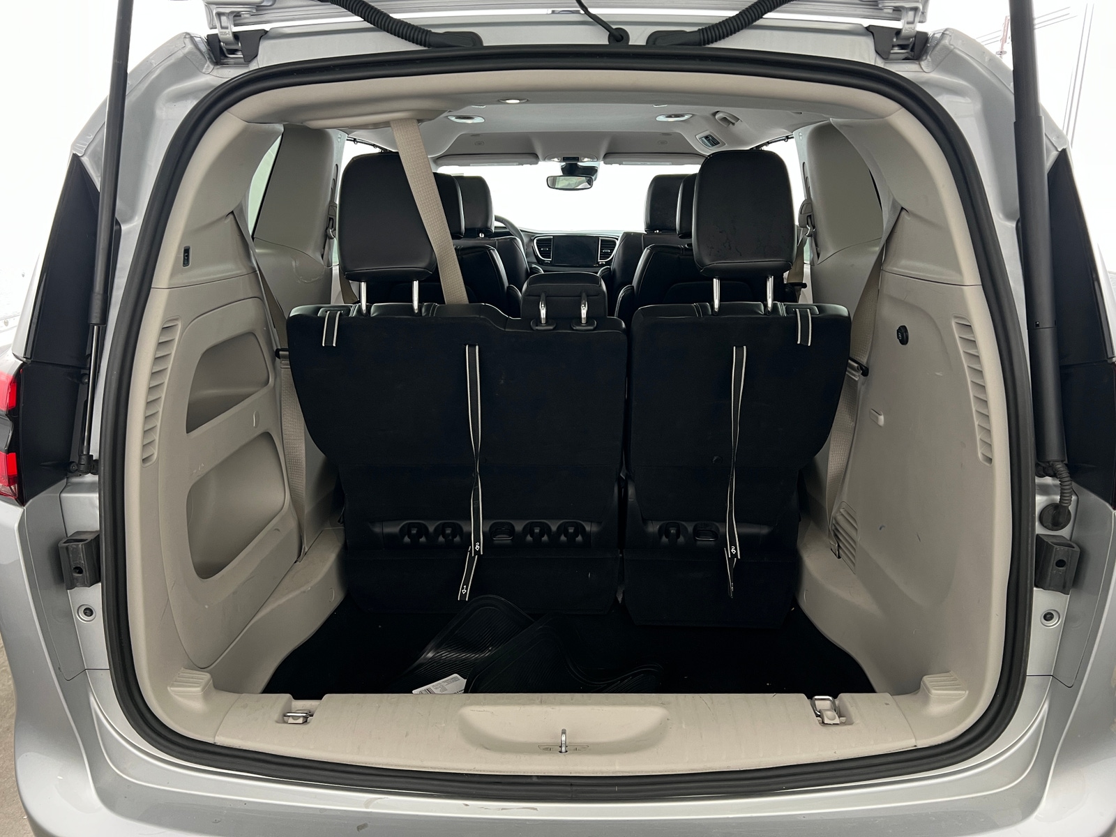 Thumbnail: 2024 Chrysler Pacifica - 6