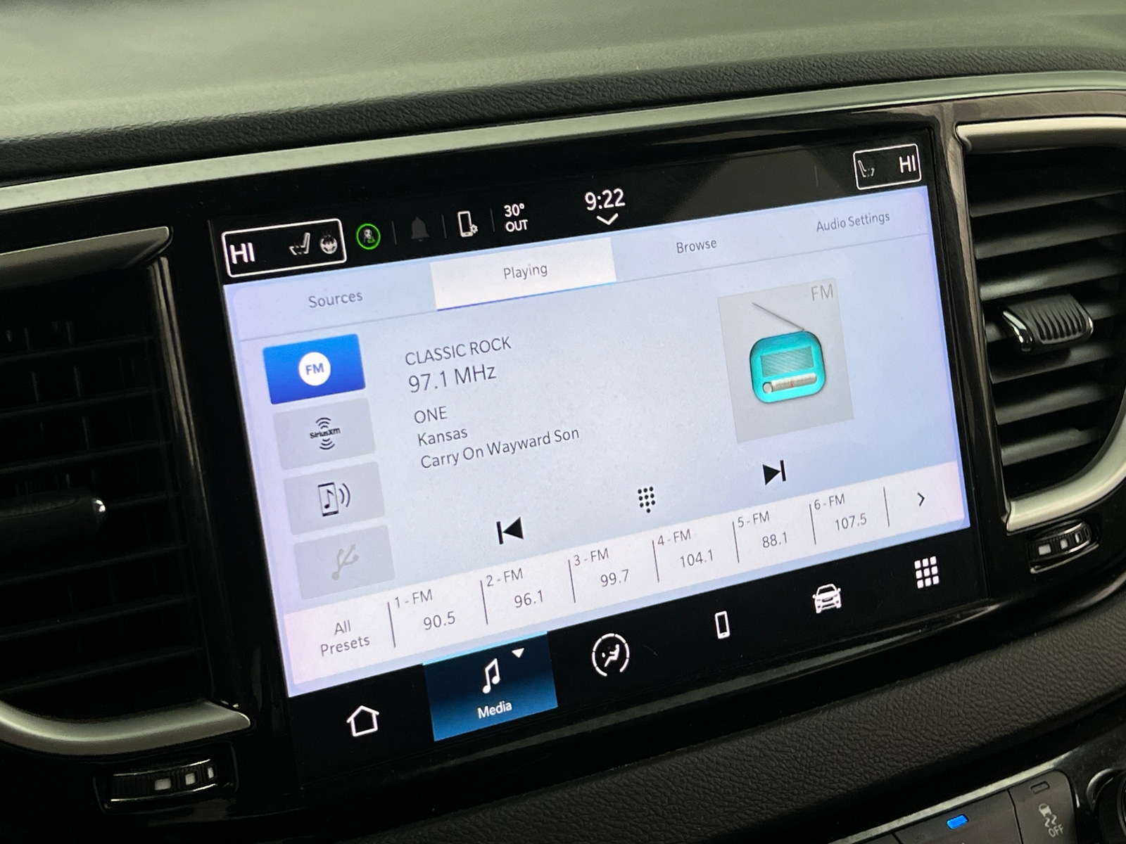 Thumbnail: 2024 Chrysler Pacifica - 3