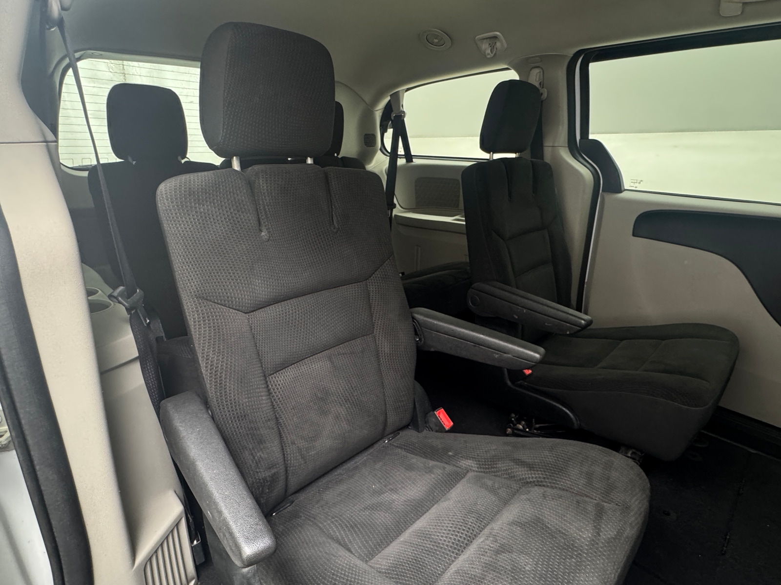 Thumbnail: 2017 Dodge Grand Caravan - 6