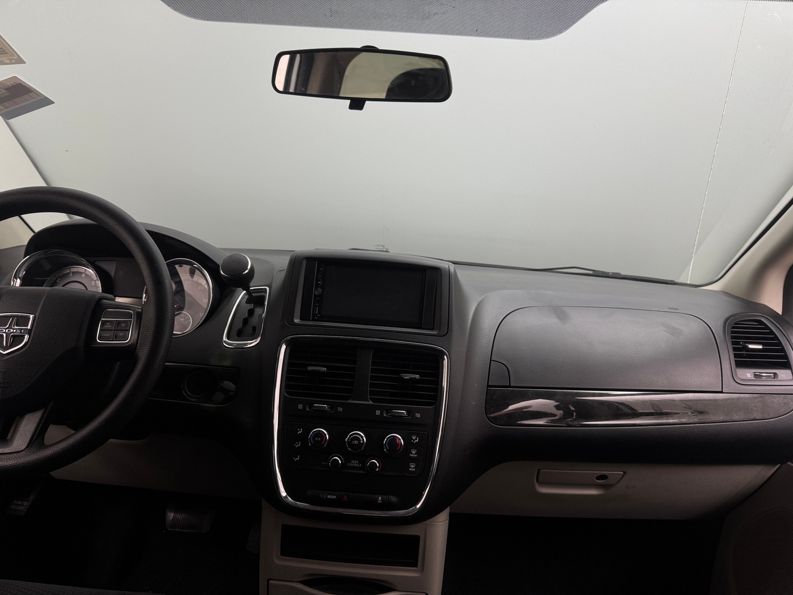 Thumbnail: 2017 Dodge Grand Caravan - 3