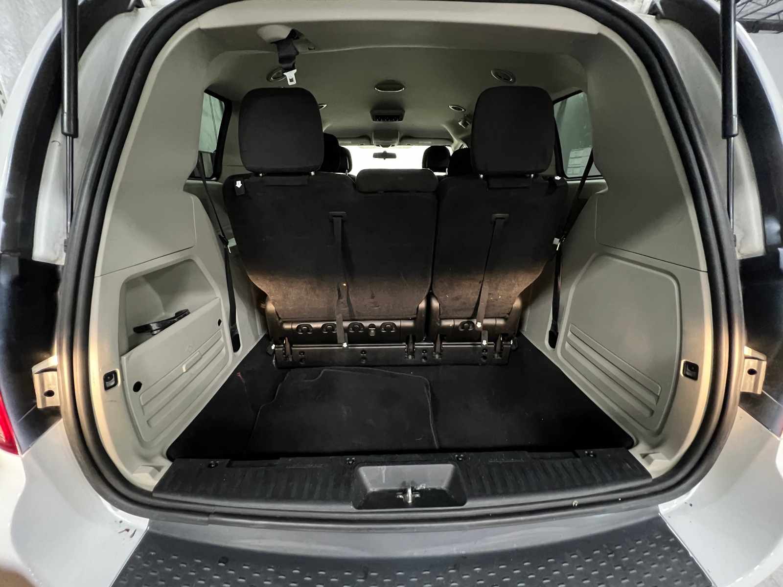 Thumbnail: 2017 Dodge Grand Caravan - 7