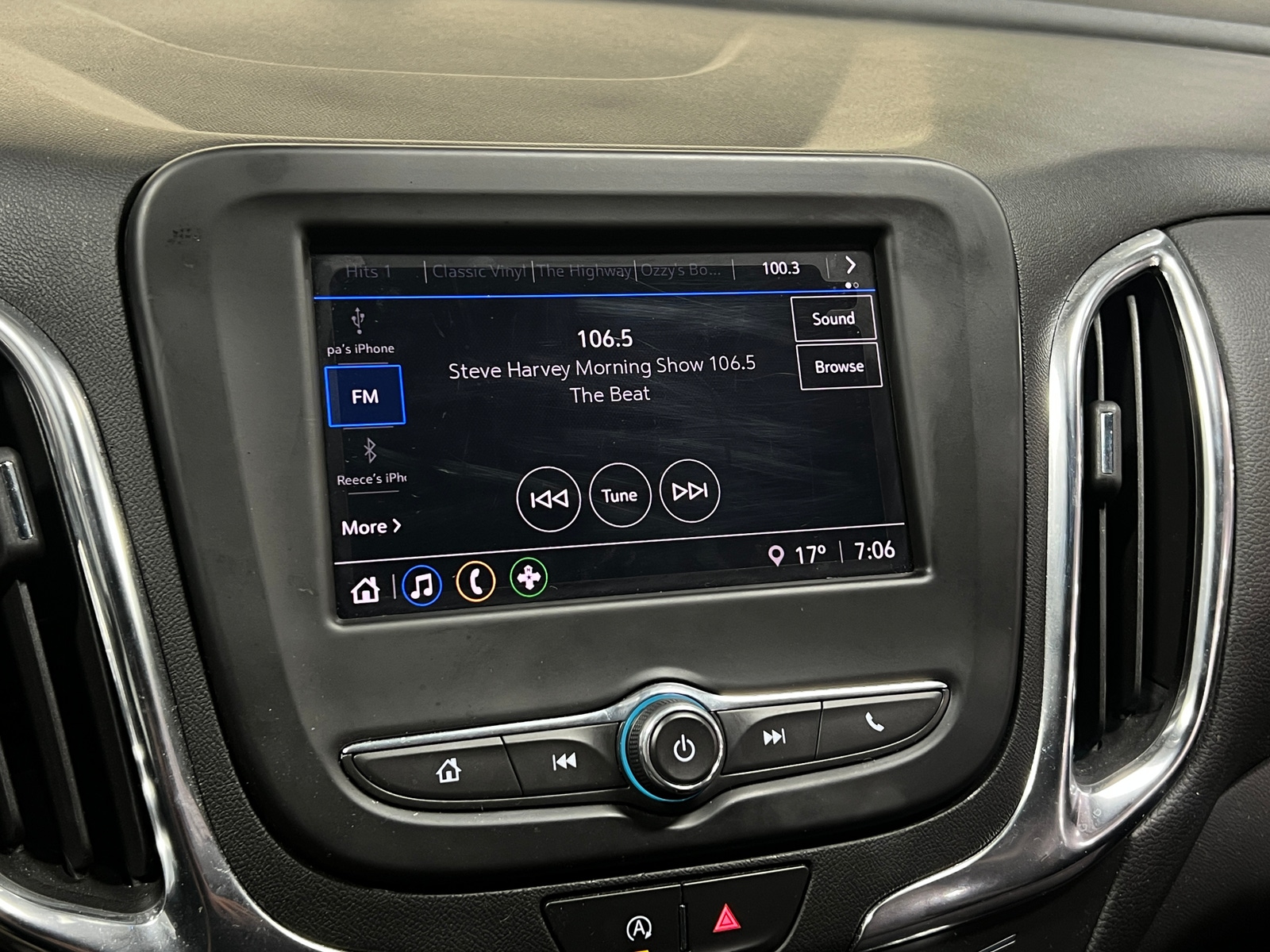 Thumbnail: 2022 Chevrolet Equinox - 4