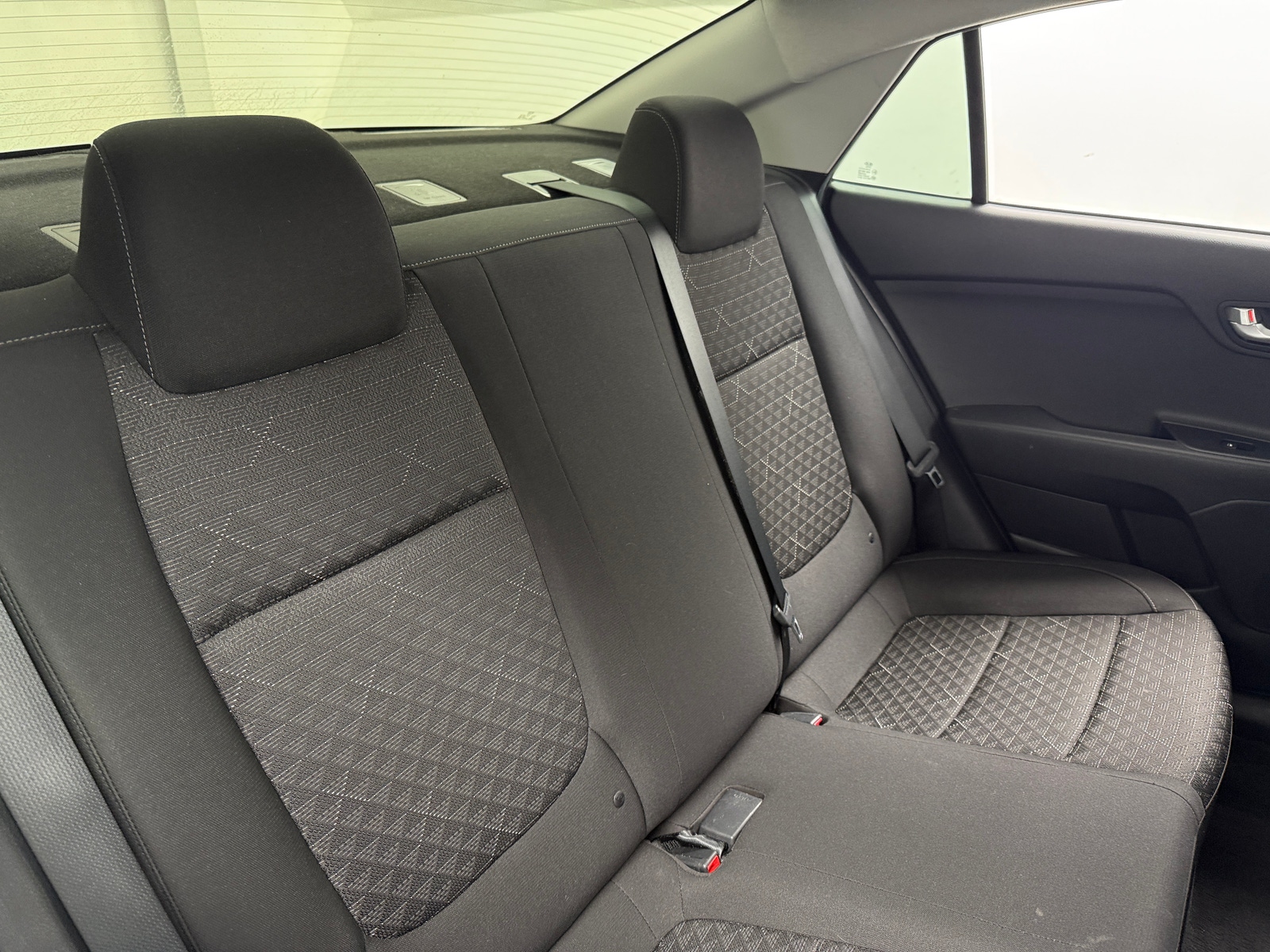 Thumbnail: 2021 Kia Rio - 6