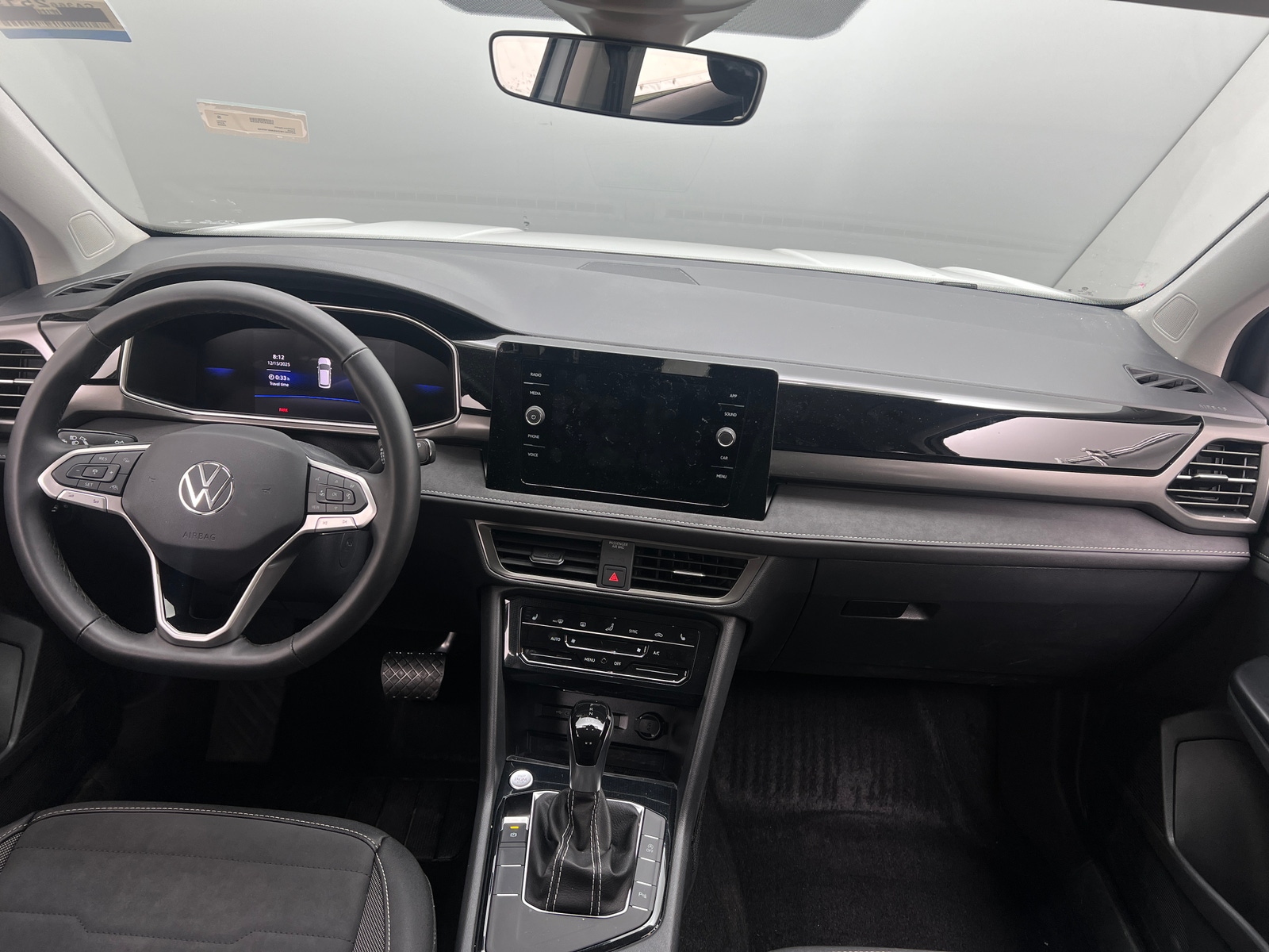 Thumbnail: 2025 Volkswagen Taos - 3