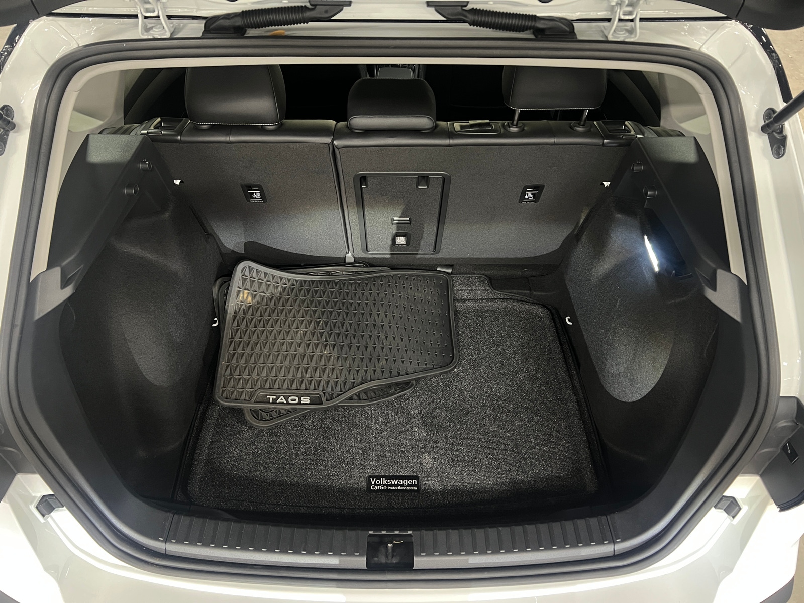 Thumbnail: 2025 Volkswagen Taos - 7