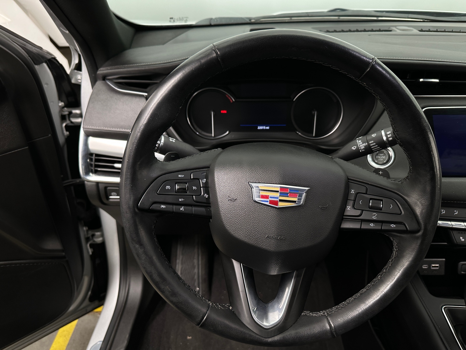 Thumbnail: 2019 Cadillac XT4 - 4