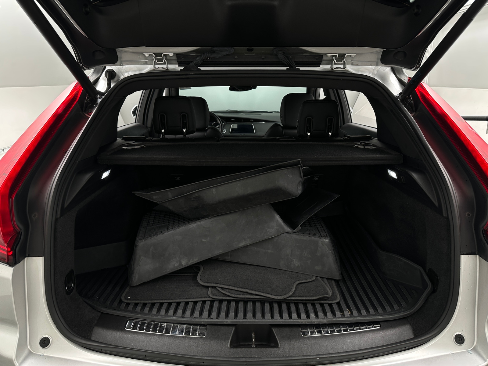 Thumbnail: 2019 Cadillac XT4 - 6