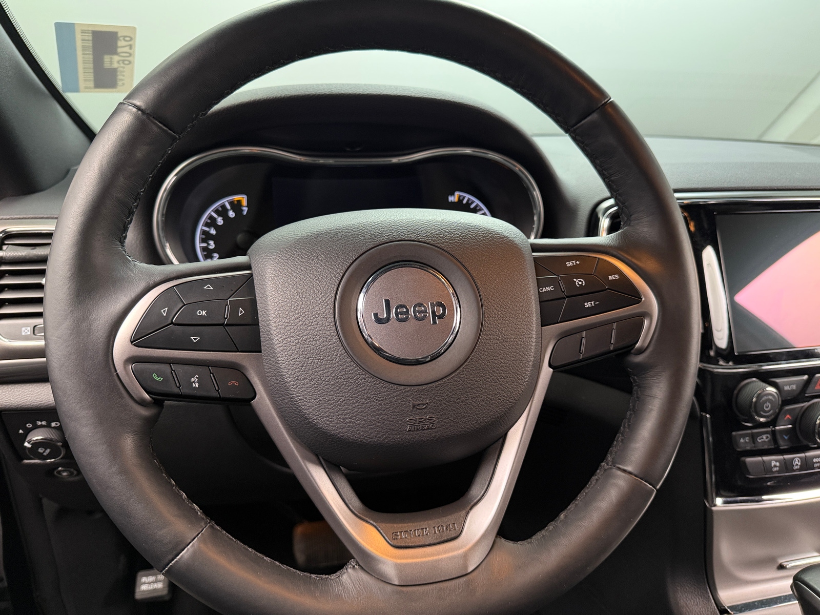 Thumbnail: 2019 Jeep Grand Cherokee - 4