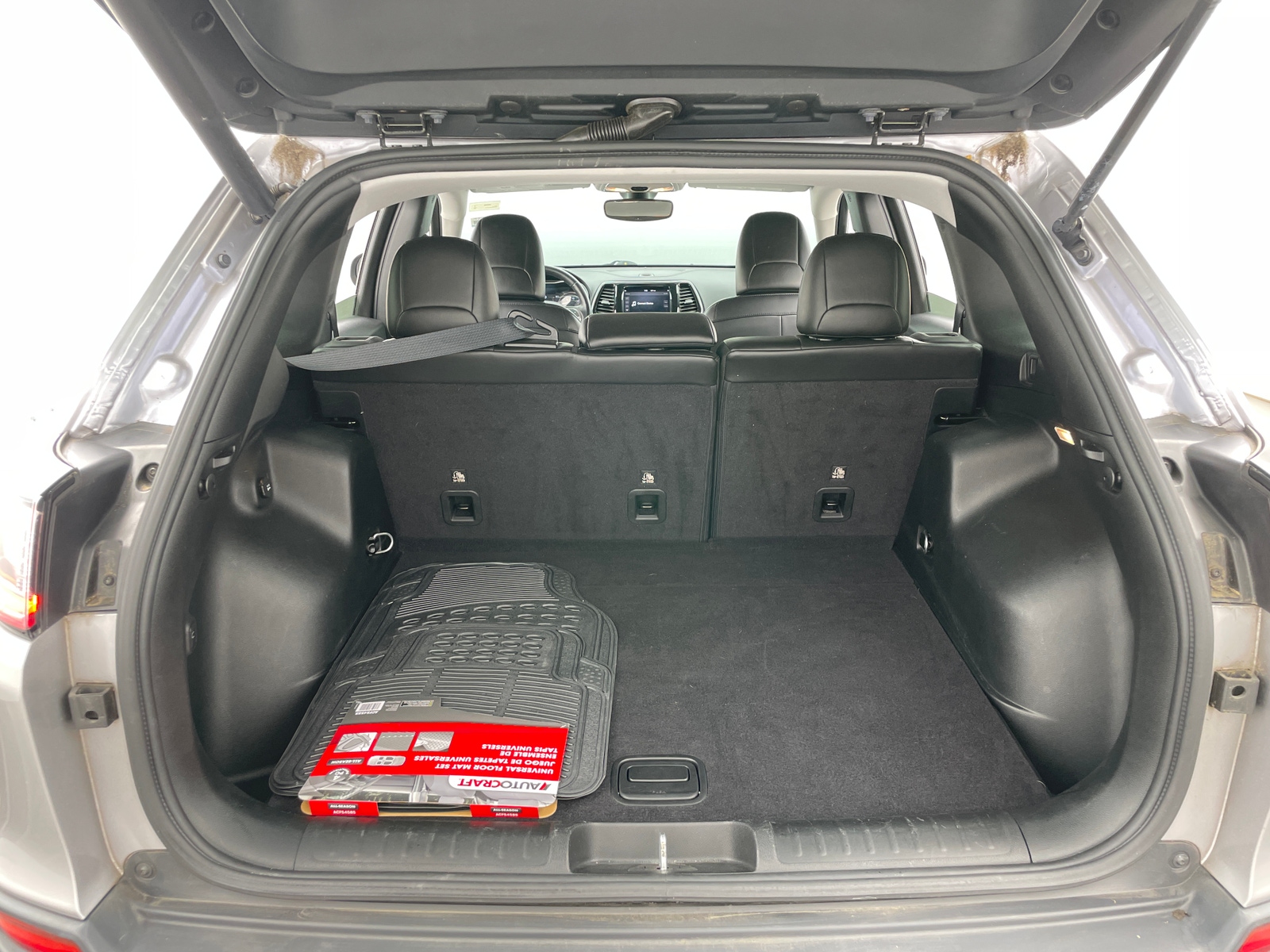 Thumbnail: 2019 Jeep Cherokee - 6