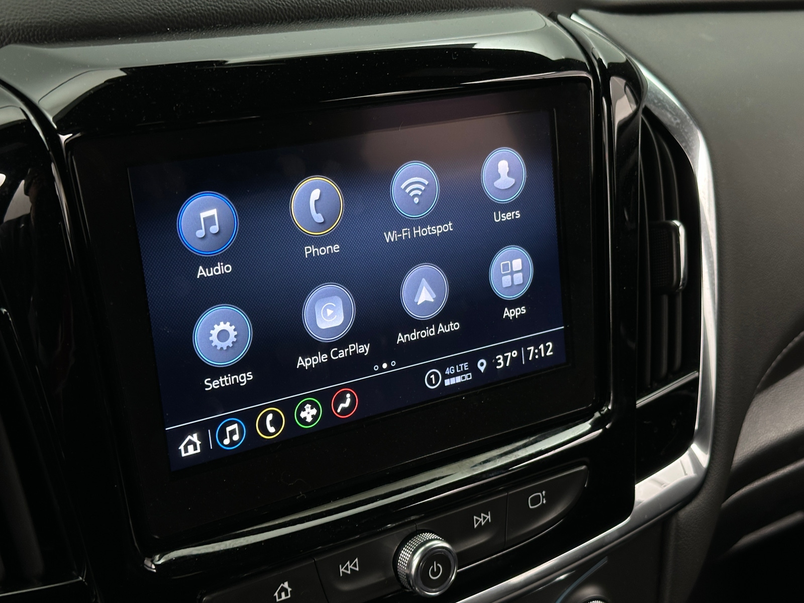 Thumbnail: 2023 Chevrolet Traverse - 4