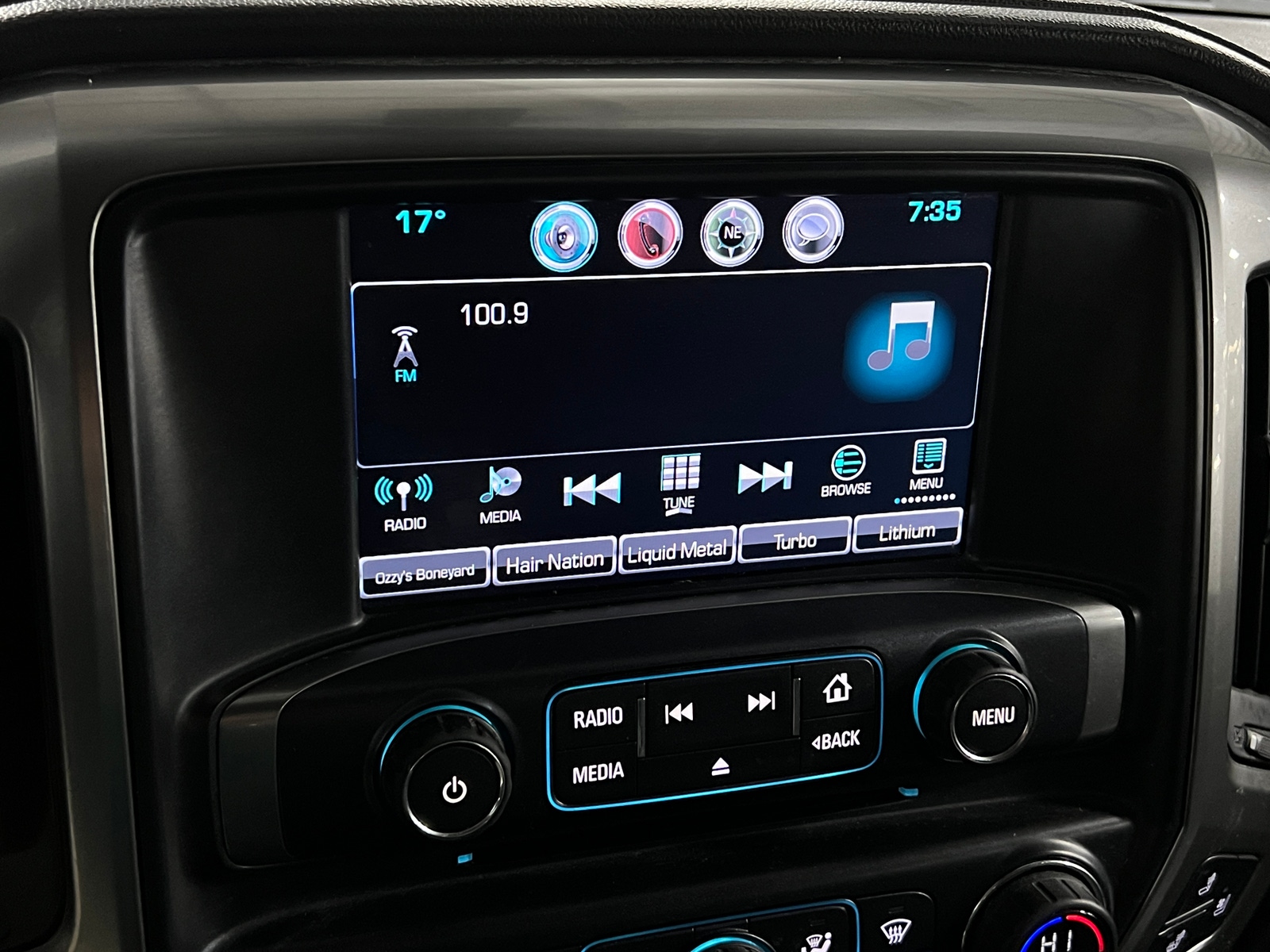 Thumbnail: 2016 Chevrolet Silverado 1500 - 3