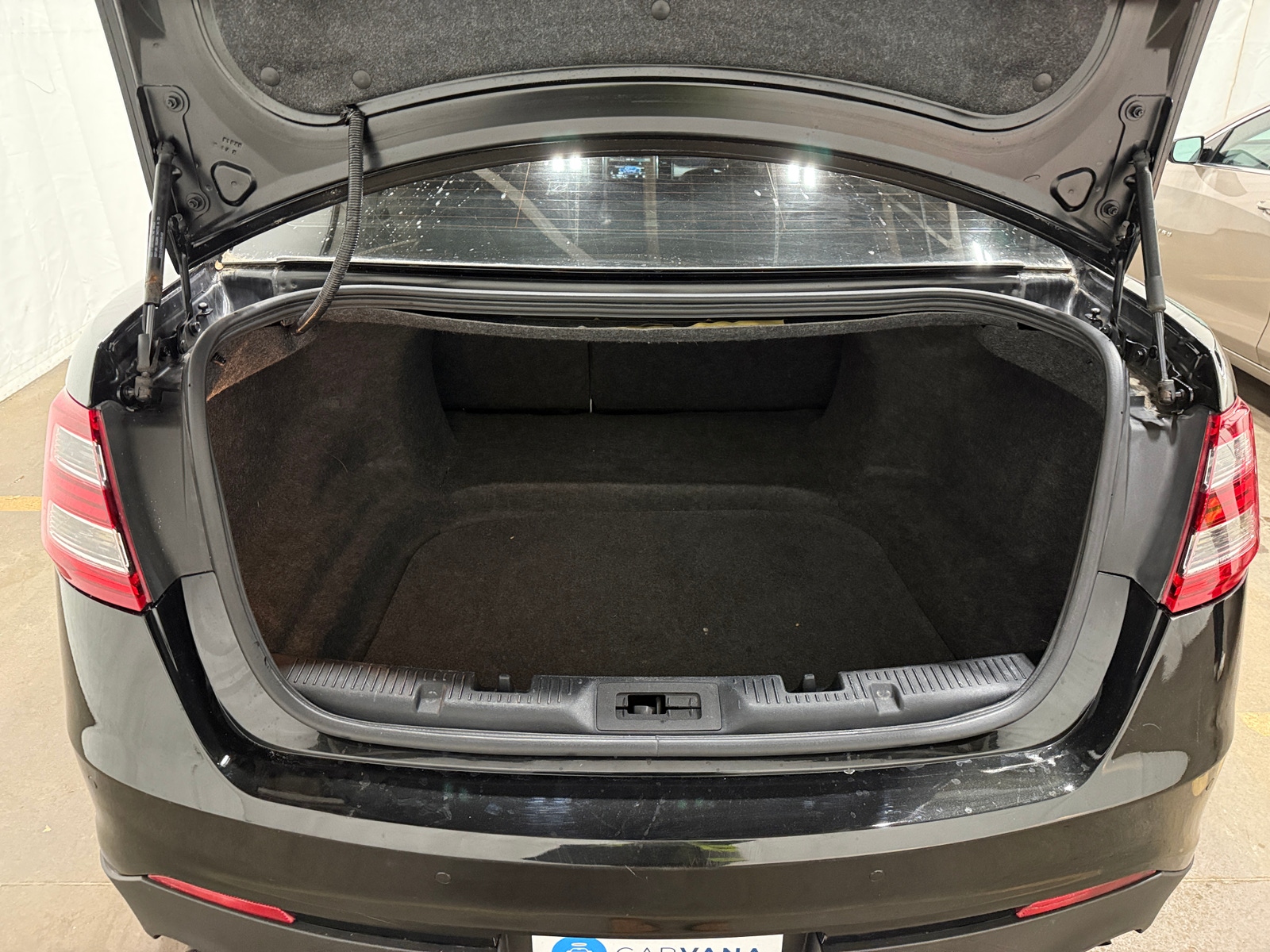 Thumbnail: 2015 Ford Taurus - 6