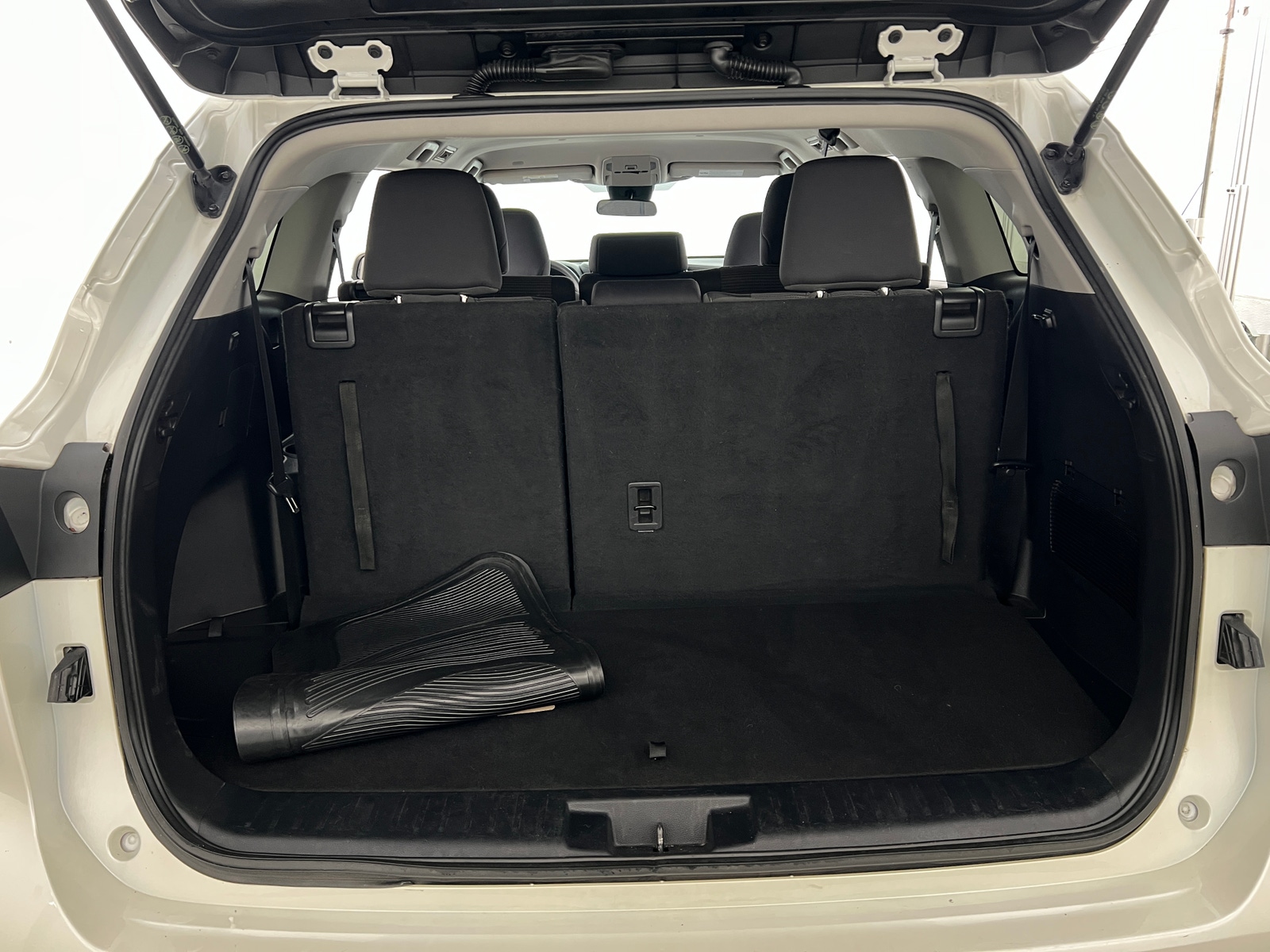 Thumbnail: 2020 Toyota Highlander - 7