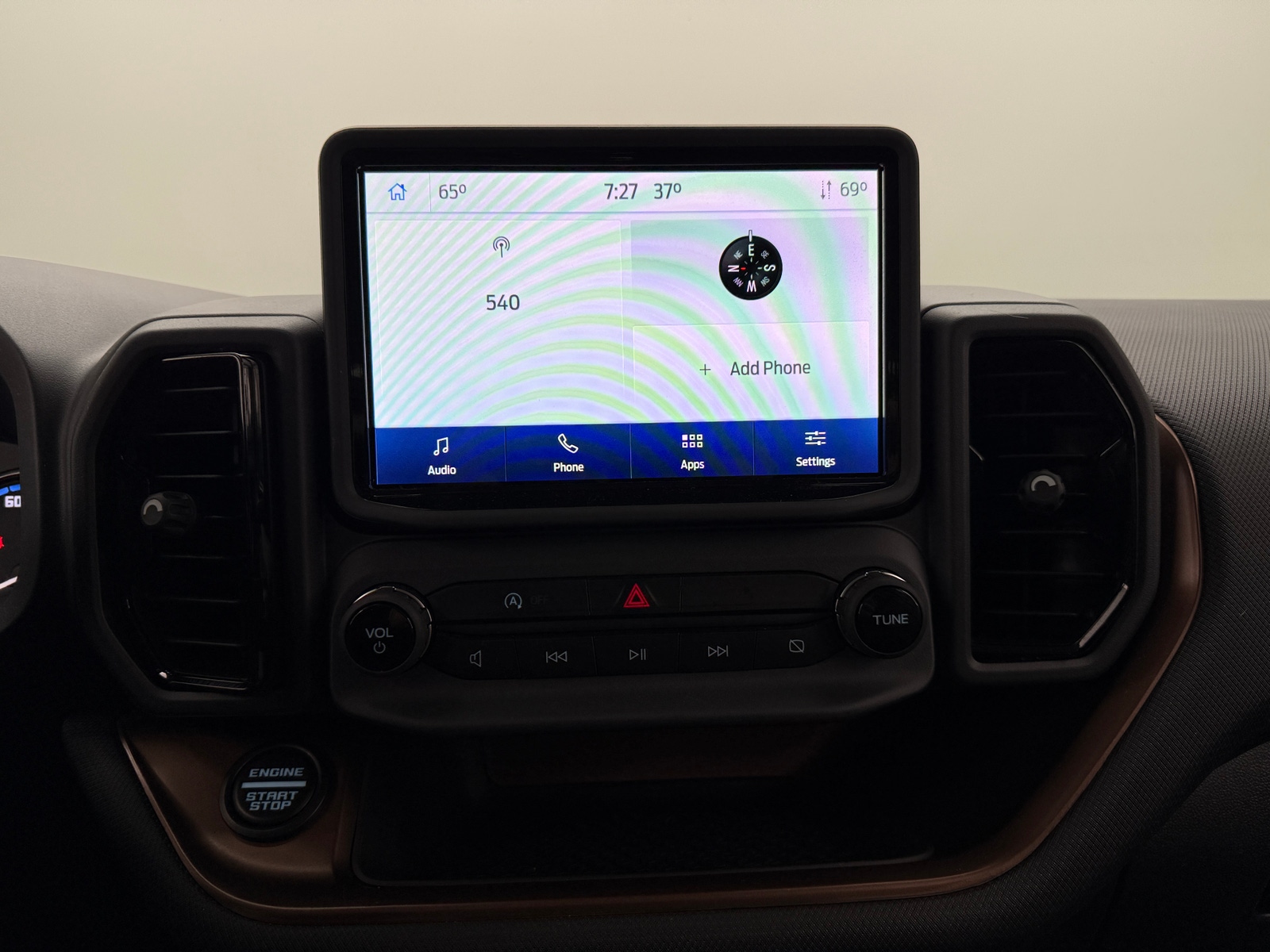 Thumbnail: 2022 Ford Bronco Sport - 3