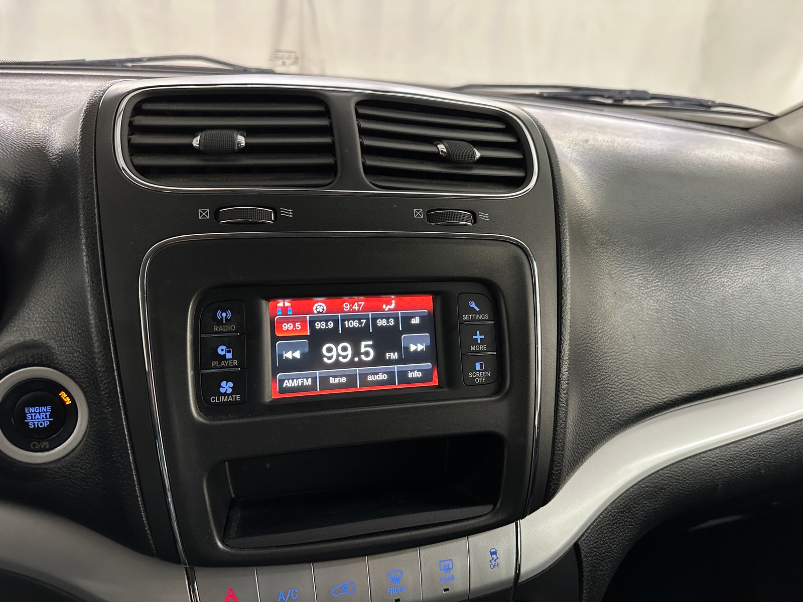 Thumbnail: 2018 Dodge Journey - 4