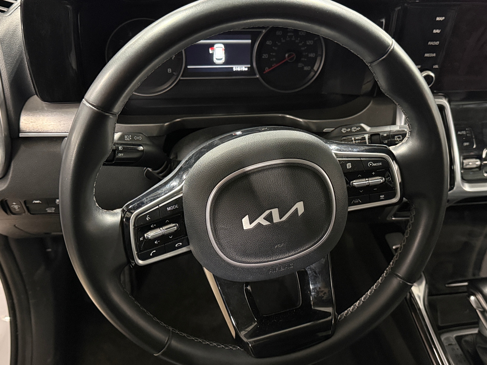 Thumbnail: 2022 Kia Sorento - 4