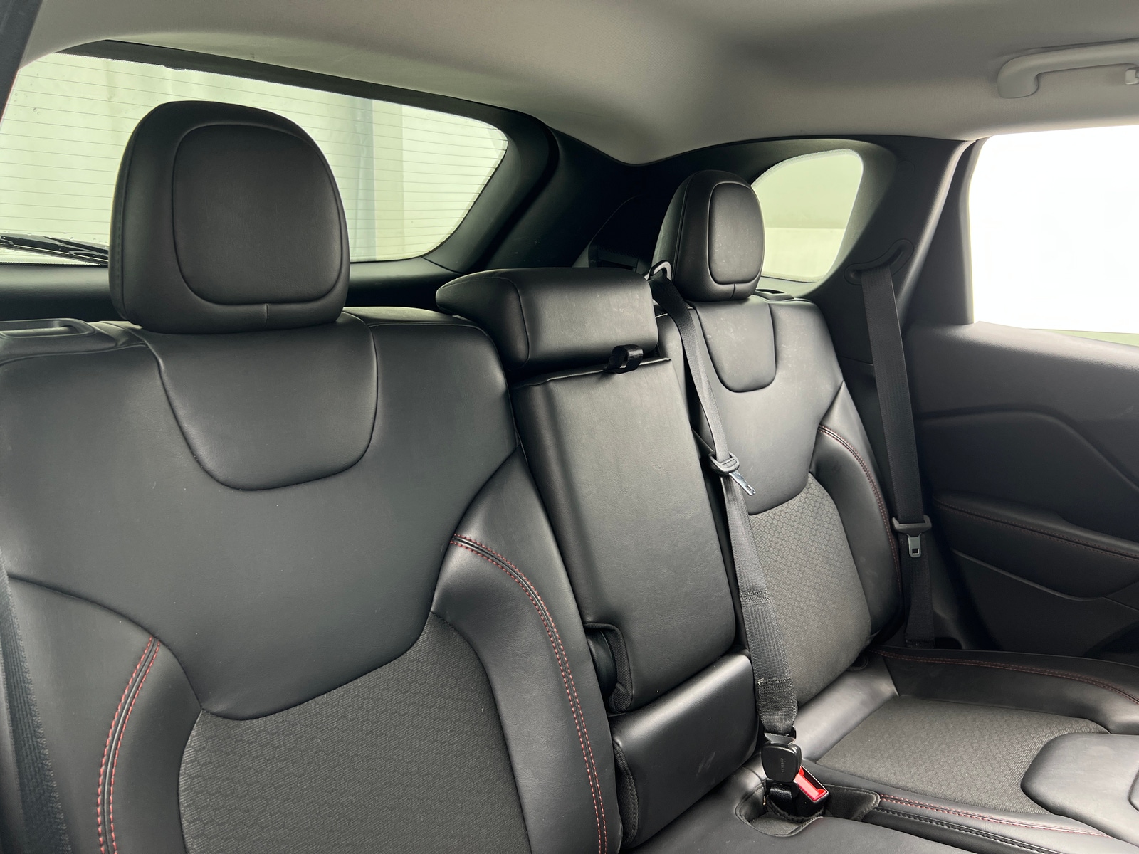 Thumbnail: 2020 Jeep Cherokee - 6