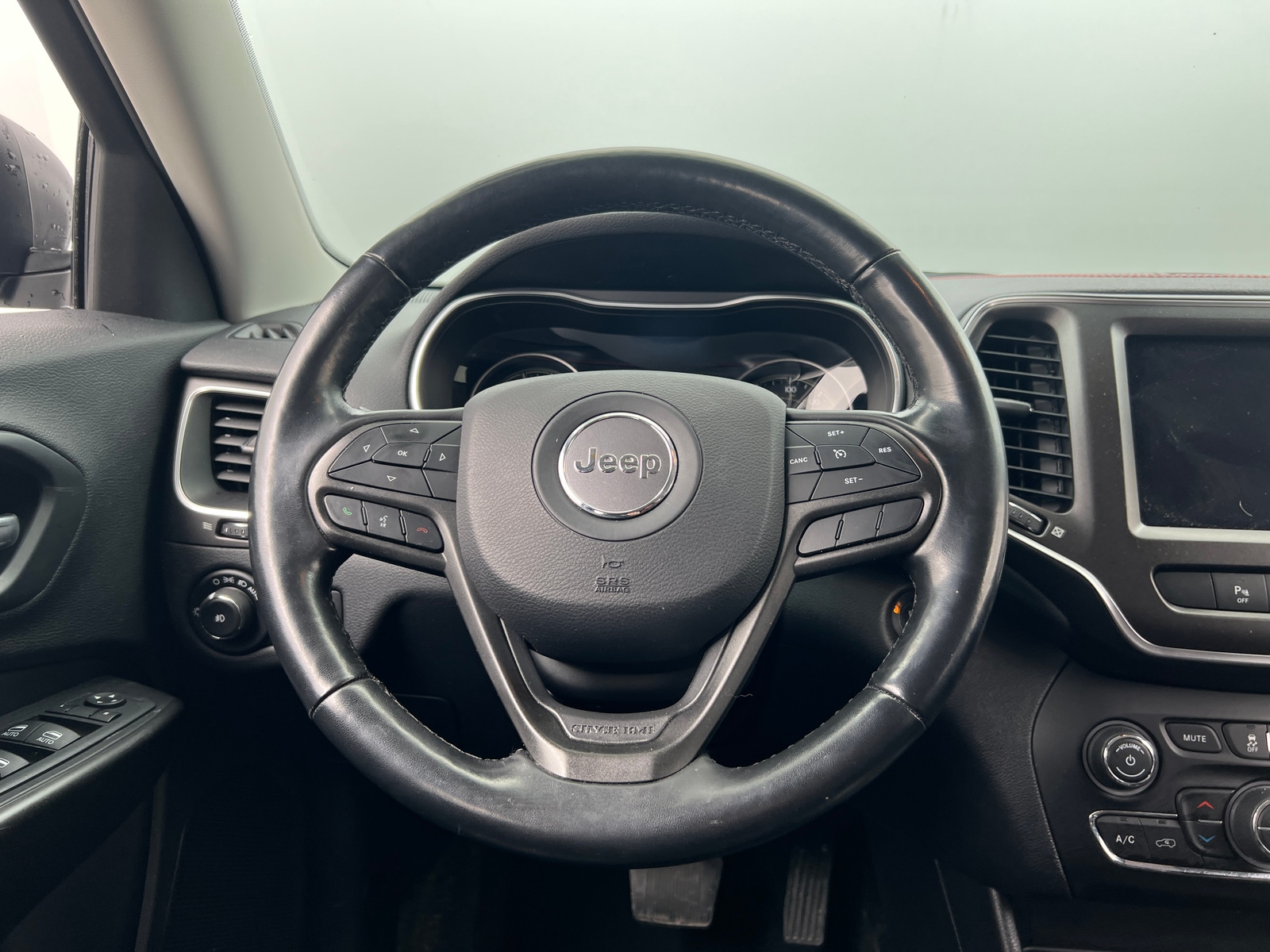 Thumbnail: 2020 Jeep Cherokee - 5