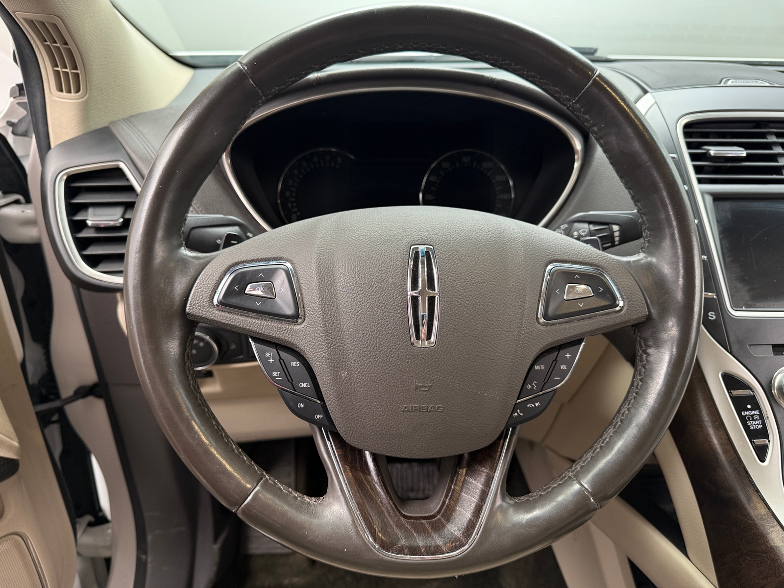 Thumbnail: 2016 Lincoln MKX - 4