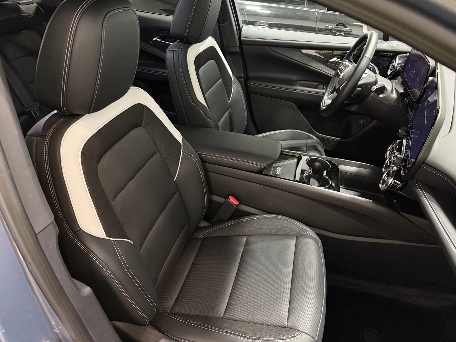 Thumbnail: 2024 Chevrolet Blazer EV - 2