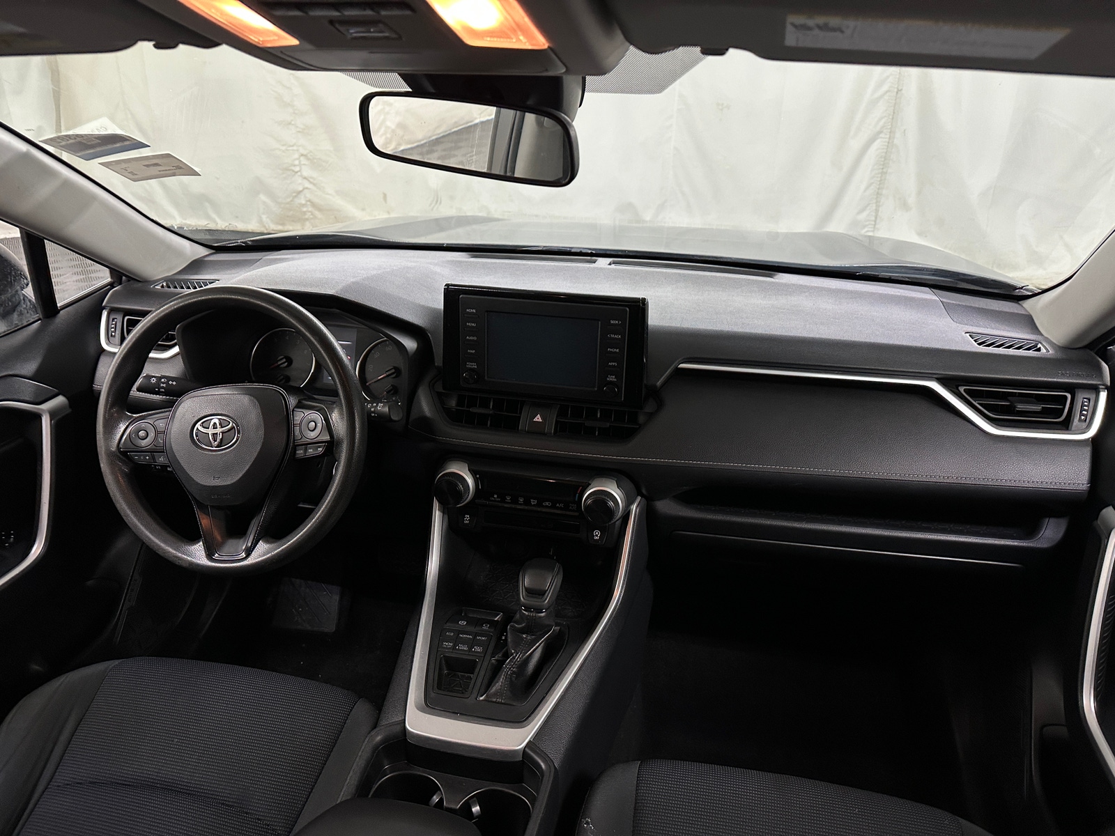 Thumbnail: 2019 Toyota RAV4 - 3