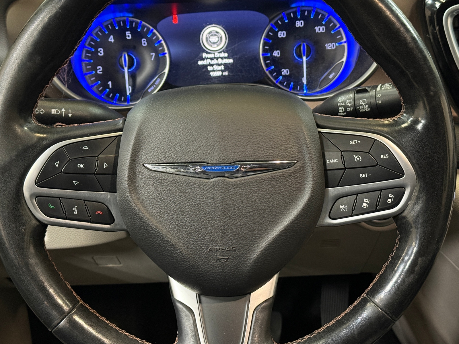 Thumbnail: 2018 Chrysler Pacifica - 4