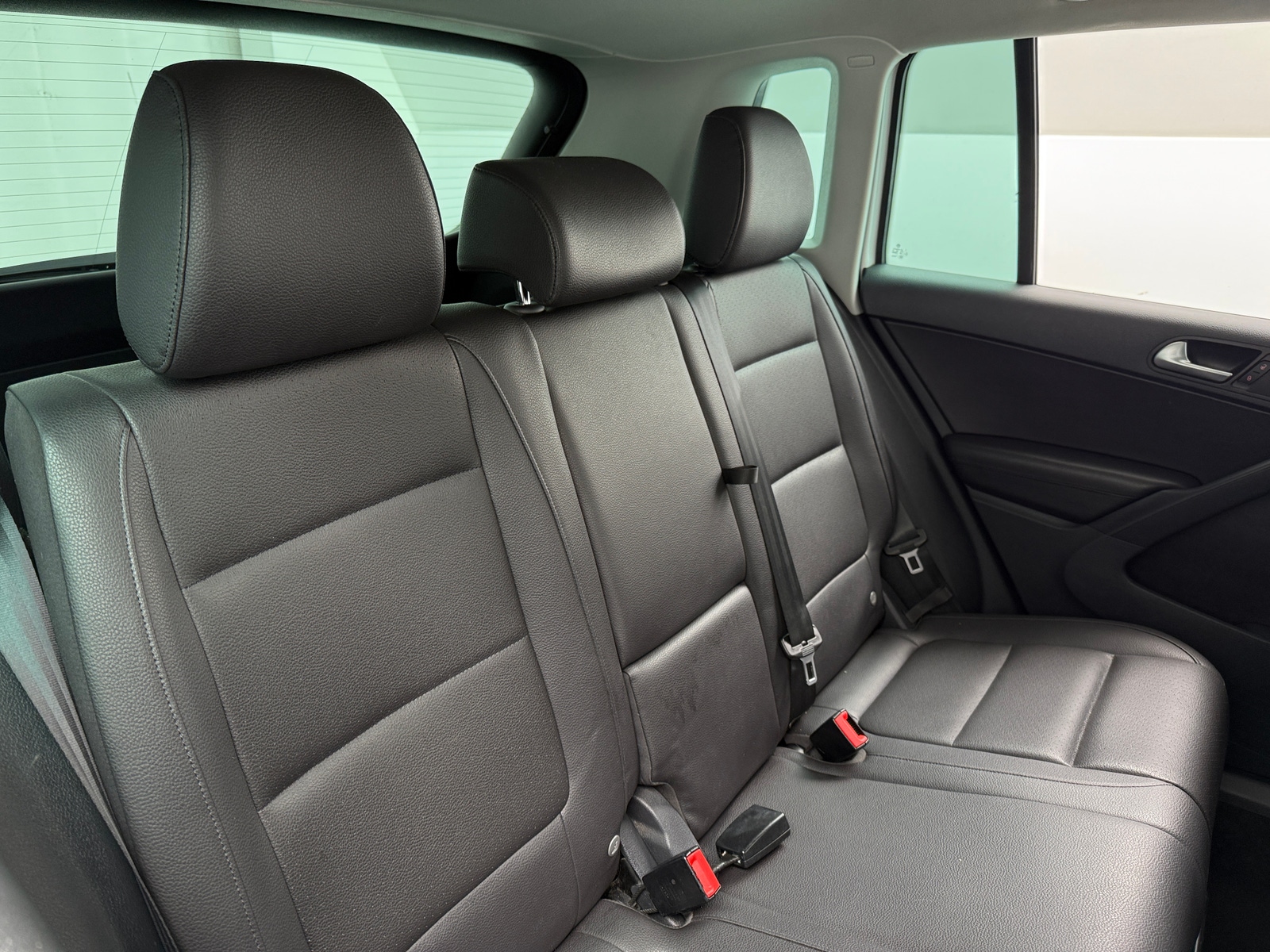 Thumbnail: 2016 Volkswagen Tiguan - 6