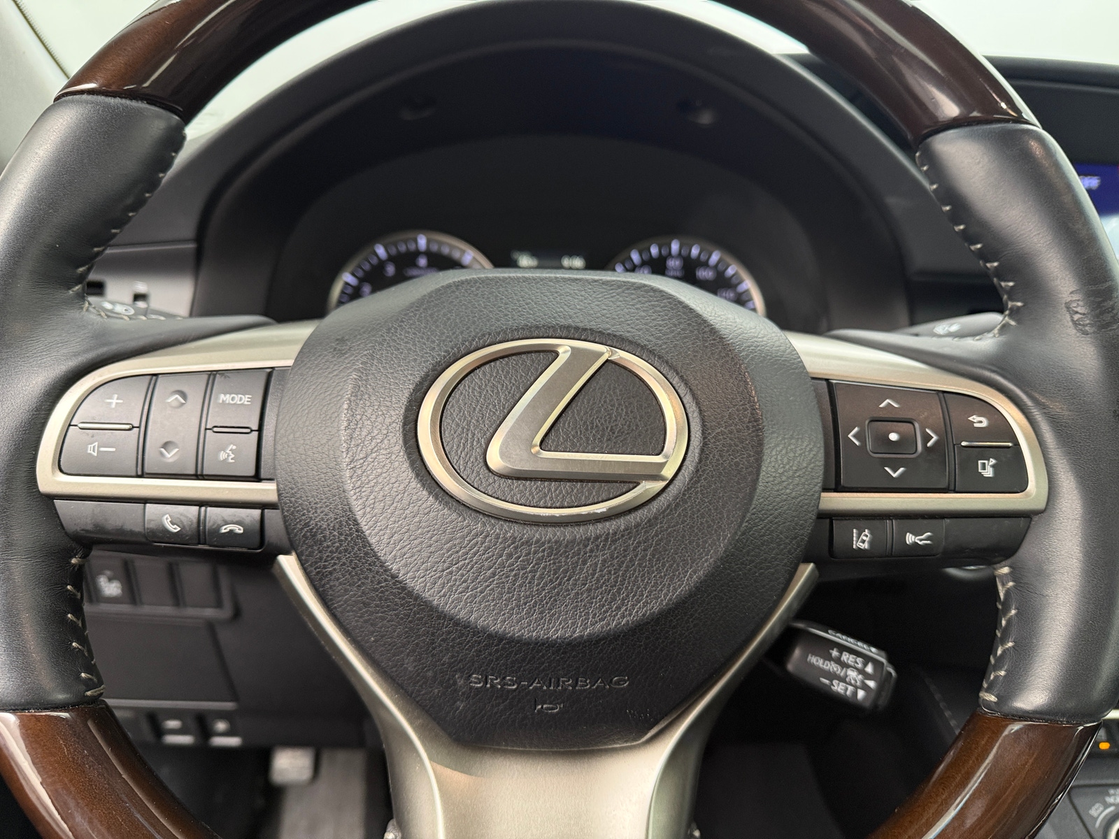 Thumbnail: 2017 Lexus ES - 4