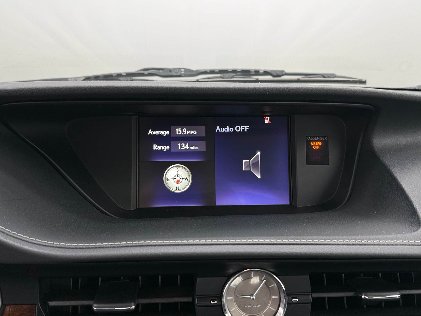 Thumbnail: 2017 Lexus ES - 3