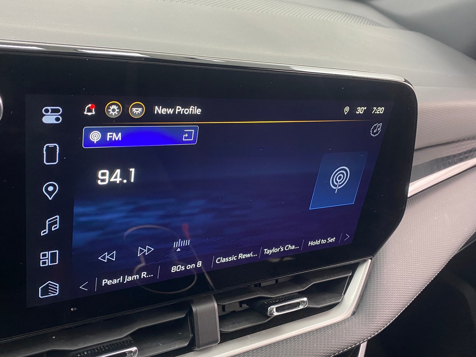 Thumbnail: 2025 Chevrolet Equinox - 4