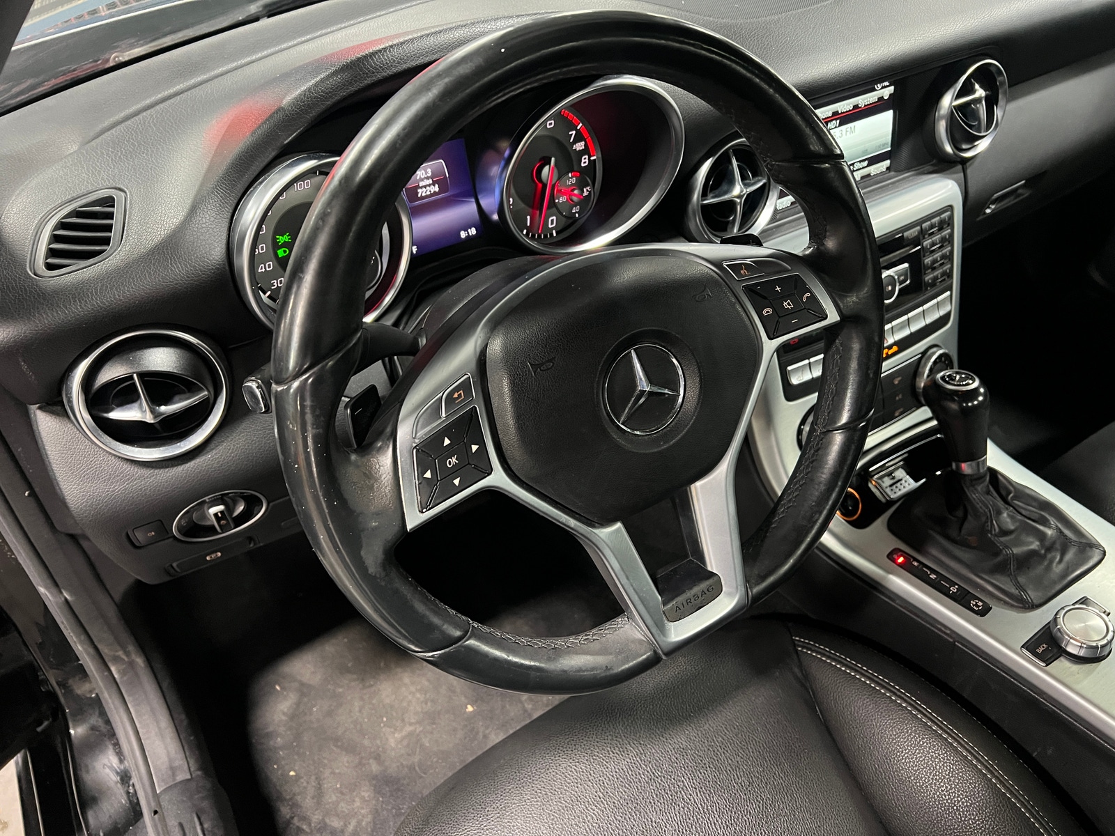 Thumbnail: 2015 Mercedes-Benz SLK - 4