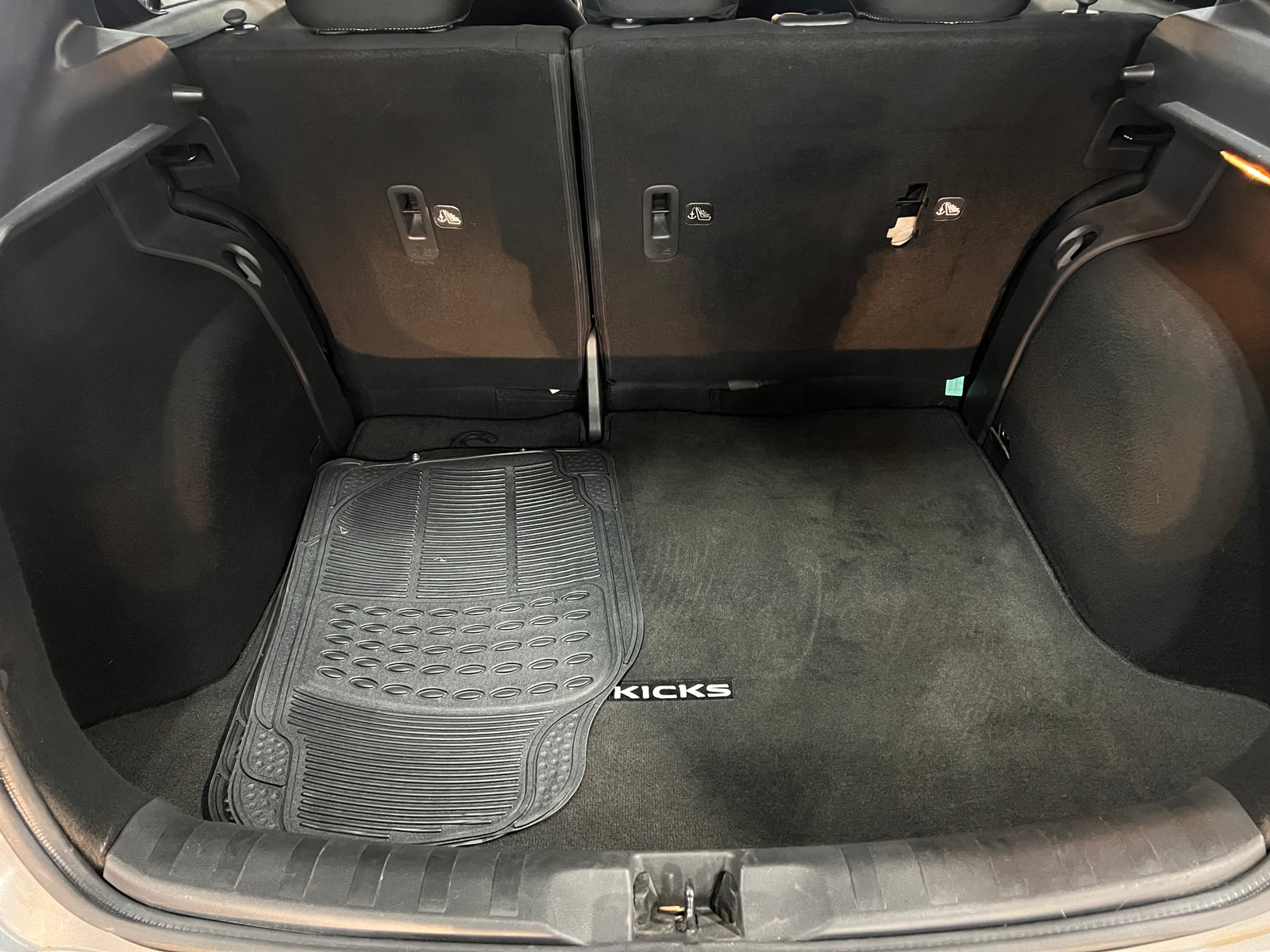 Thumbnail: 2022 Nissan Kicks - 7